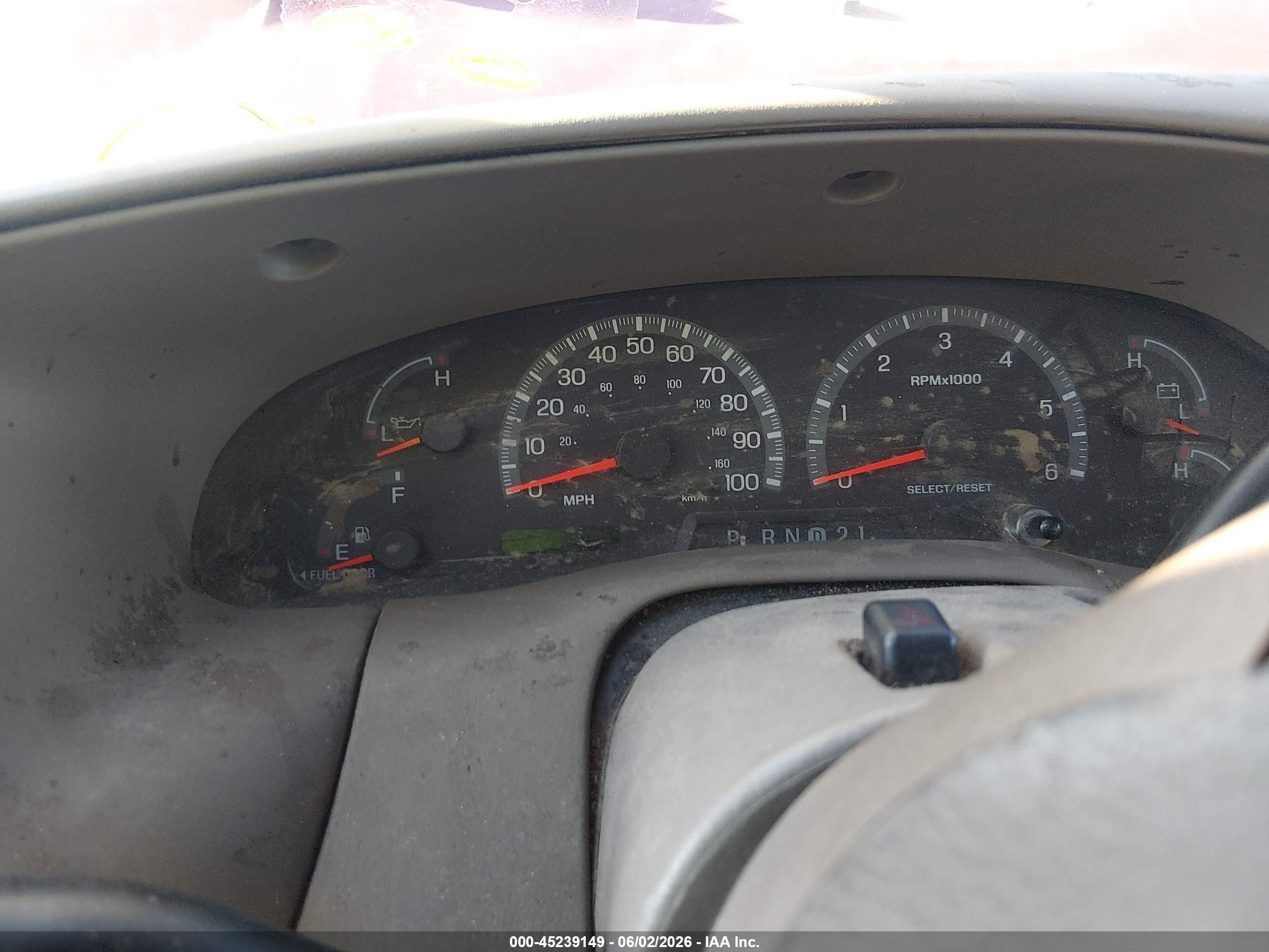 2002 Ford F-150 Xl/xlt Red vin: 1FTRF17W82NA82815