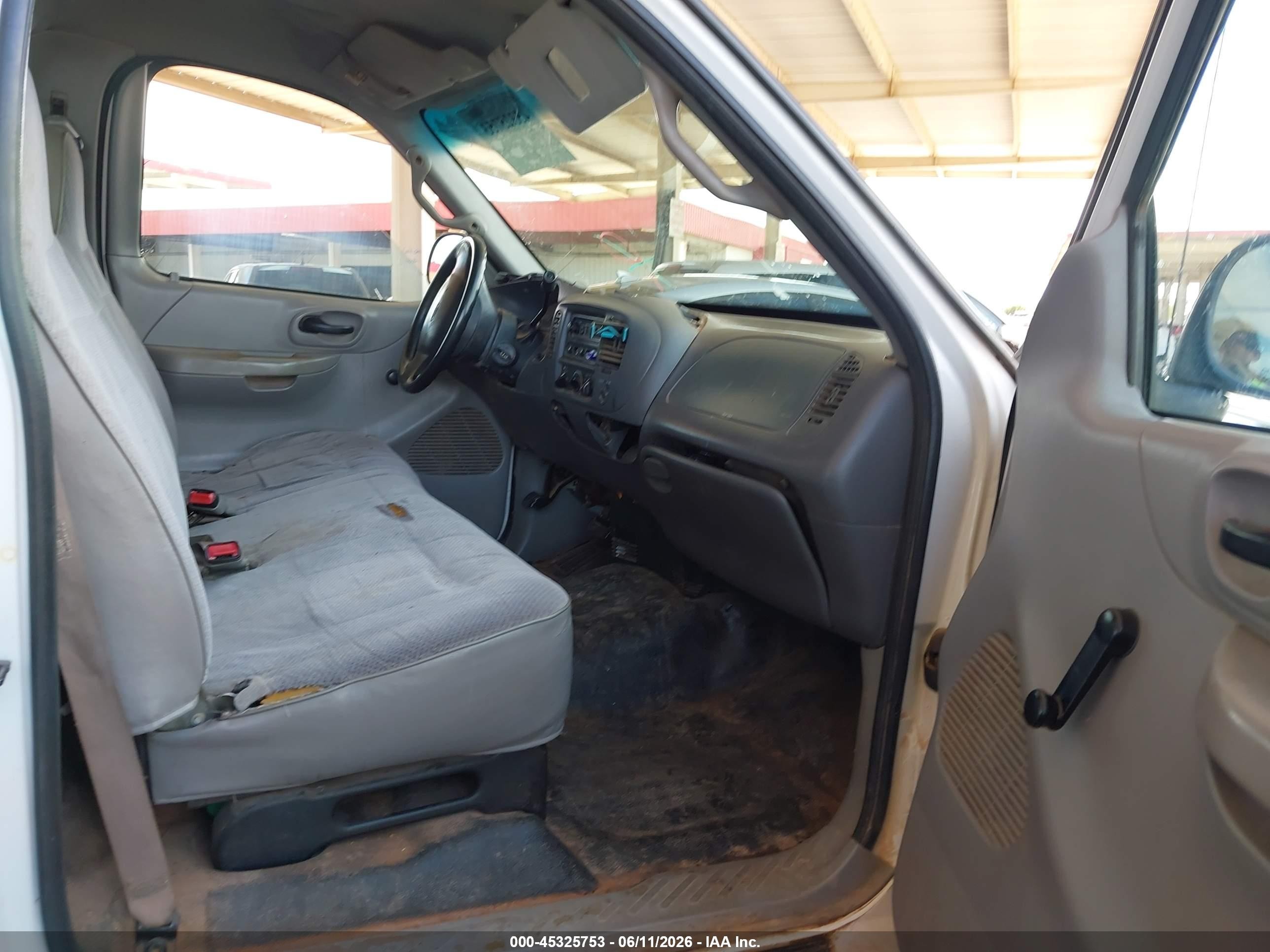 2000 Ford F-150 Work Series/xl/xlt White vin: 1FTRF17W8YKA13827