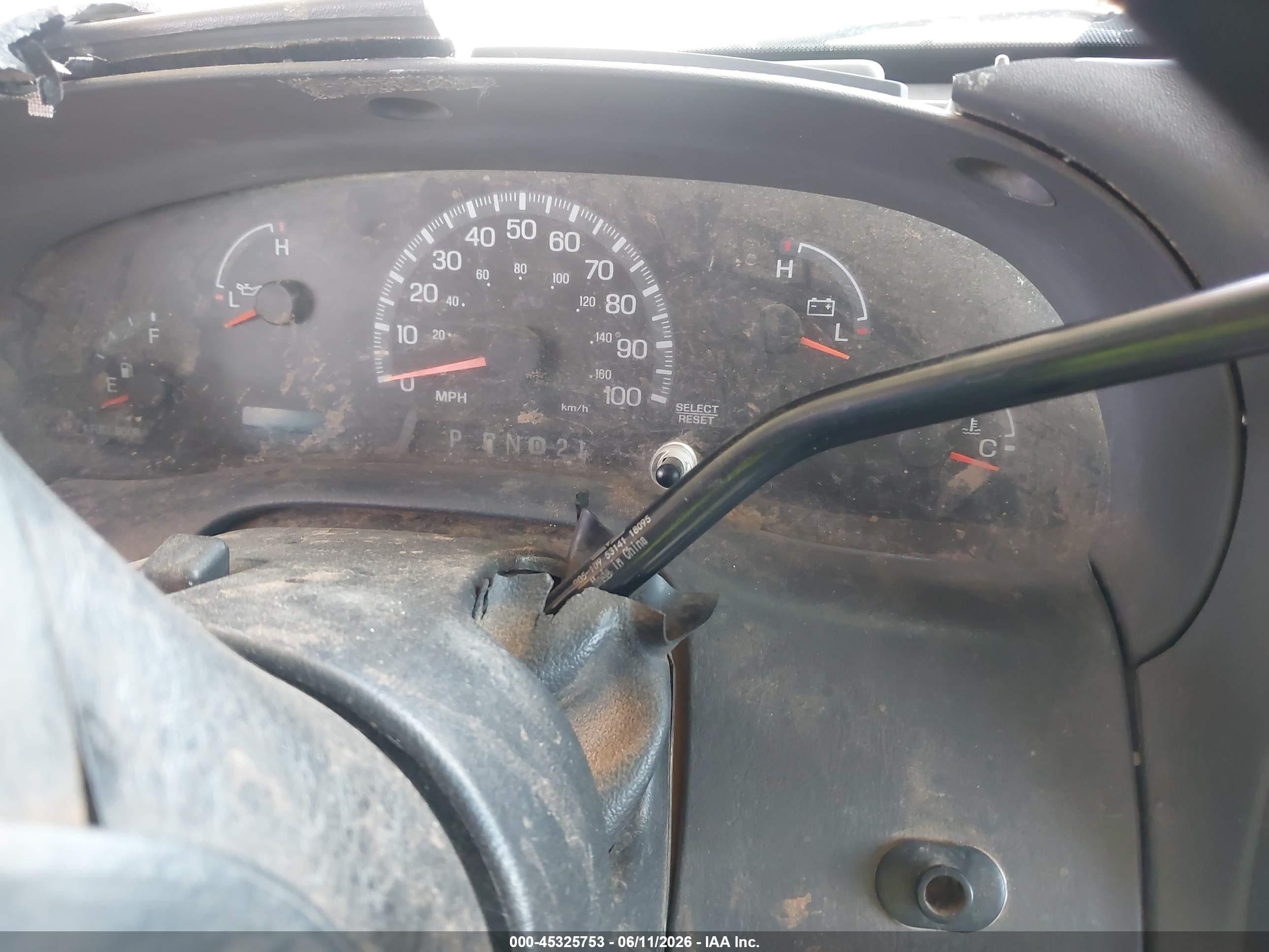 2000 Ford F-150 Work Series/xl/xlt White vin: 1FTRF17W8YKA13827