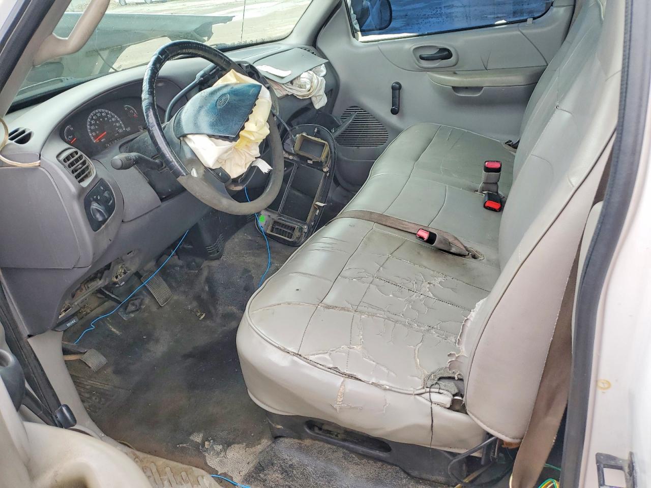 2000 Ford F150 White vin: 1FTRF17W8YKA85465