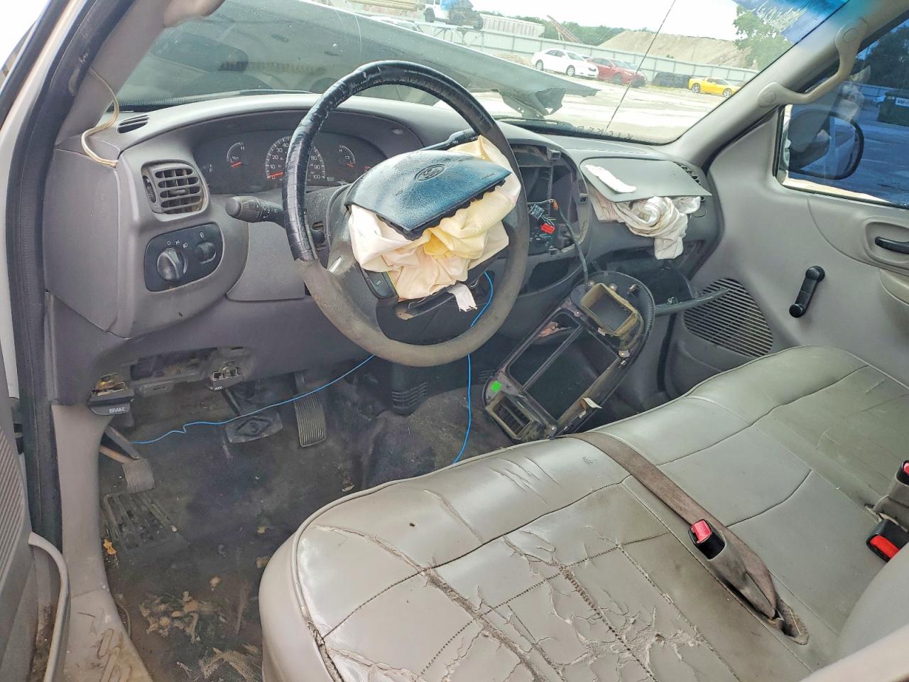 2000 Ford F150 White vin: 1FTRF17W8YKA85465