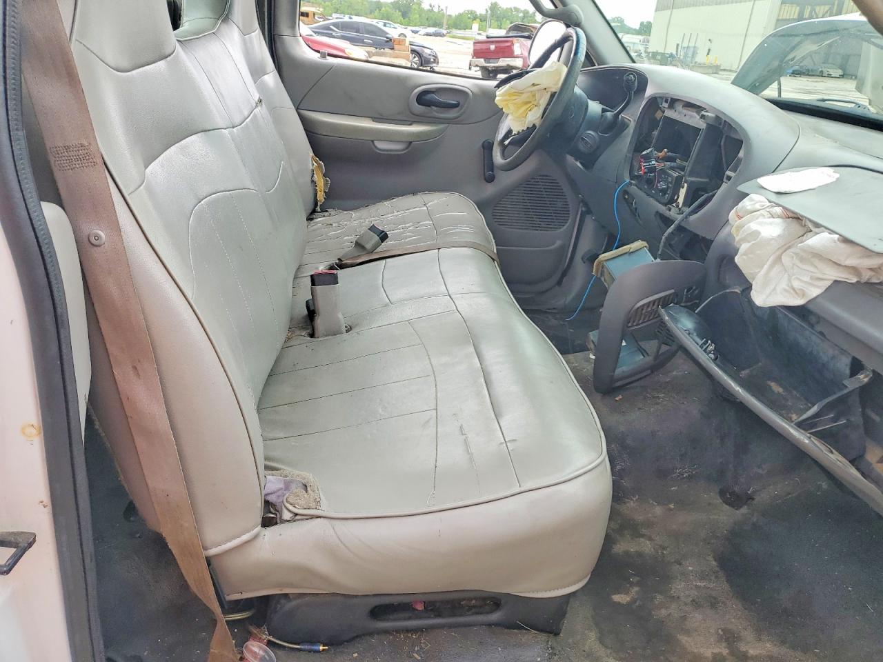 2000 Ford F150 White vin: 1FTRF17W8YKA85465
