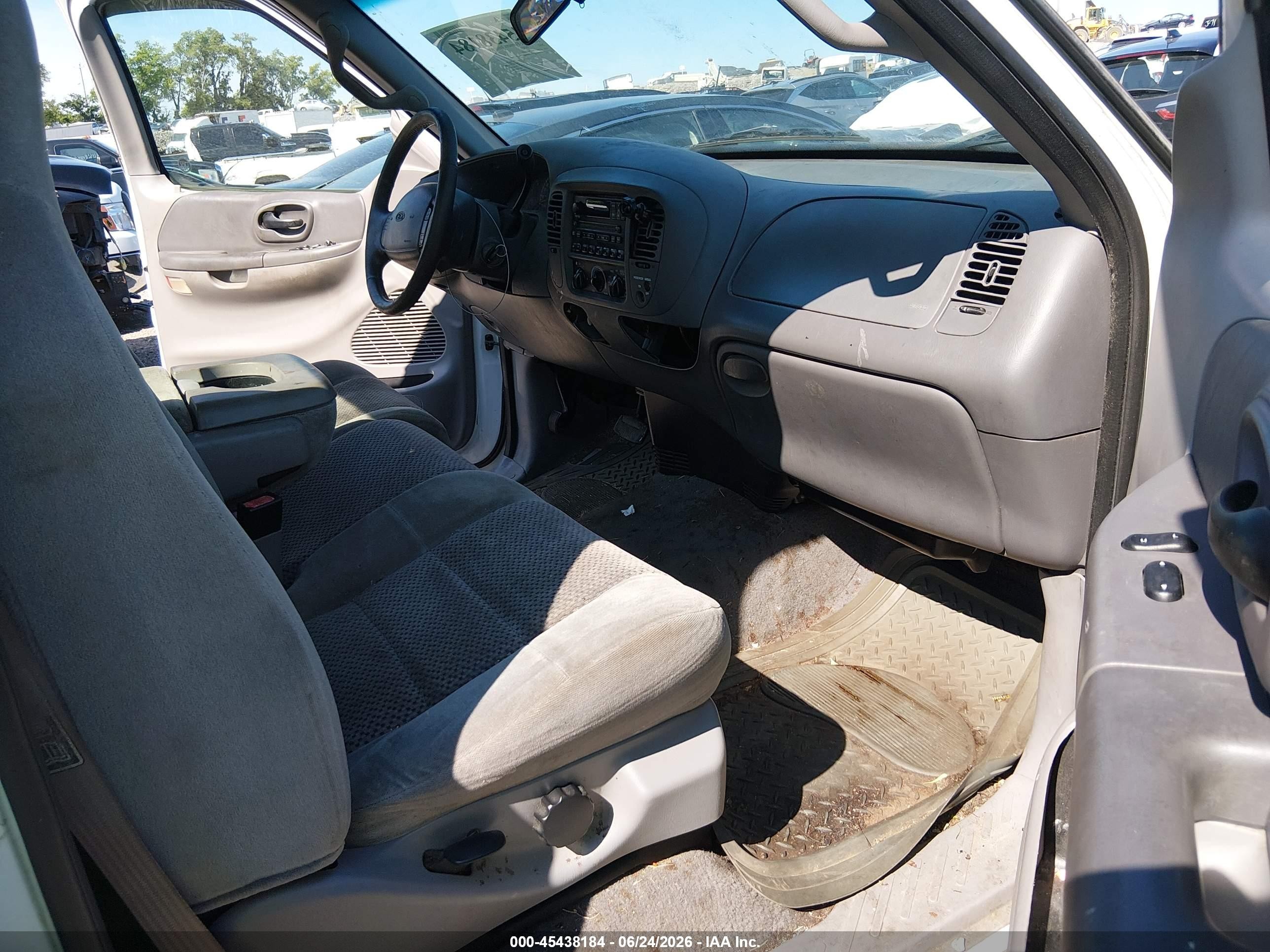 2002 Ford F-150 Xl/xlt White vin: 1FTRF17W92NA29038