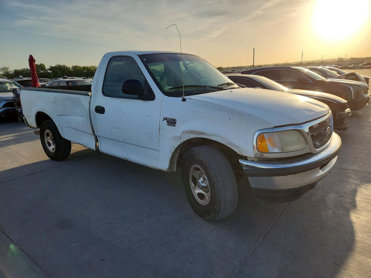 2000 Ford F150 White vin: 1FTRF17WXYNB21011