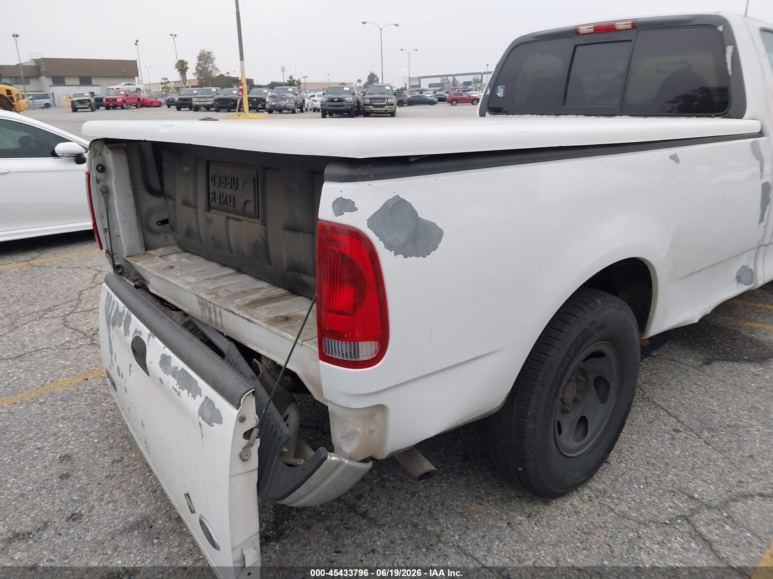 1999 Ford F-150 Lariat/work Series/xl/xlt White vin: 1FTRF17Z1XKC02781