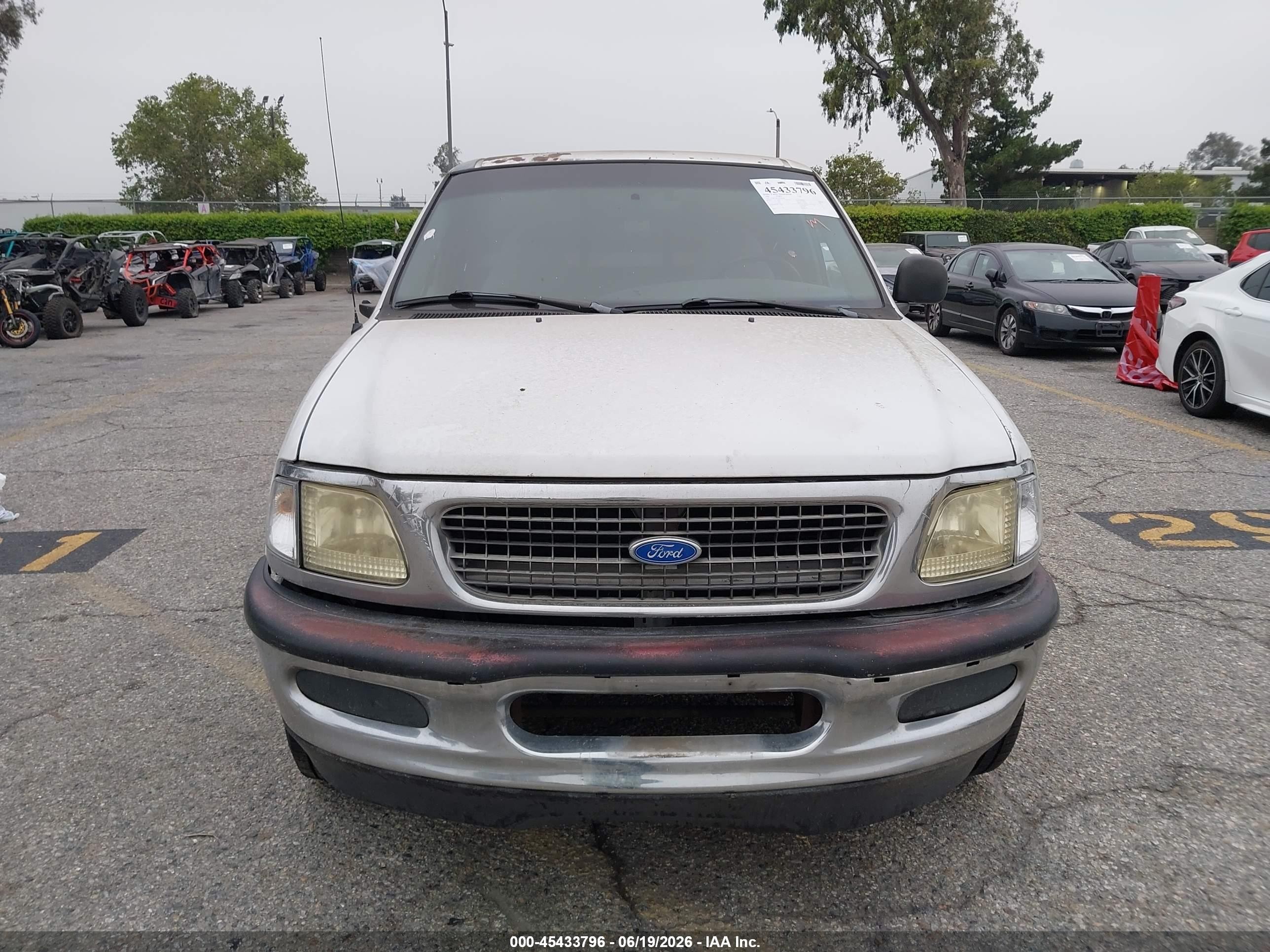 1999 Ford F-150 Lariat/work Series/xl/xlt White vin: 1FTRF17Z1XKC02781