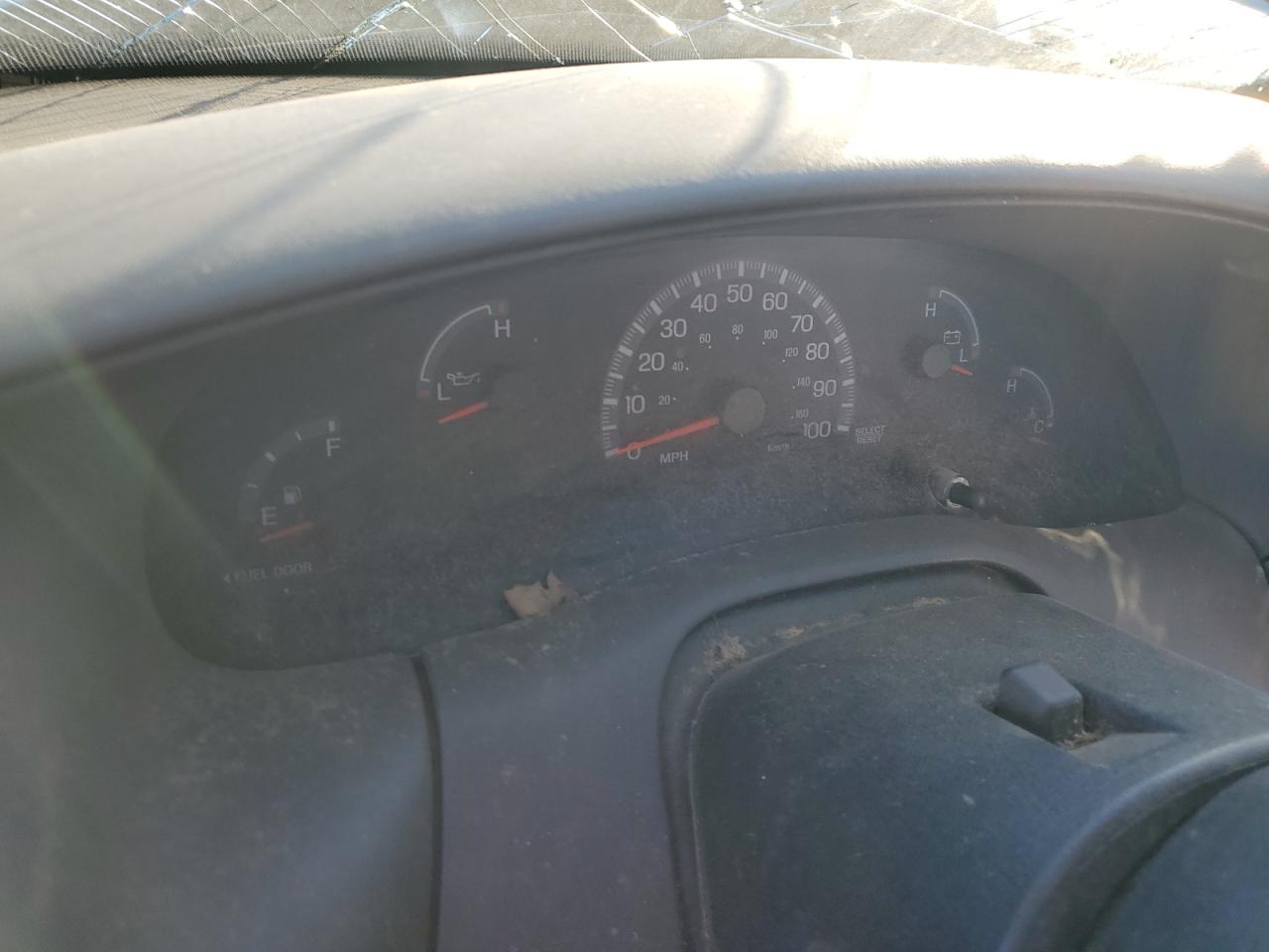 2003 Ford F150 Silver vin: 1FTRF18233NA90611