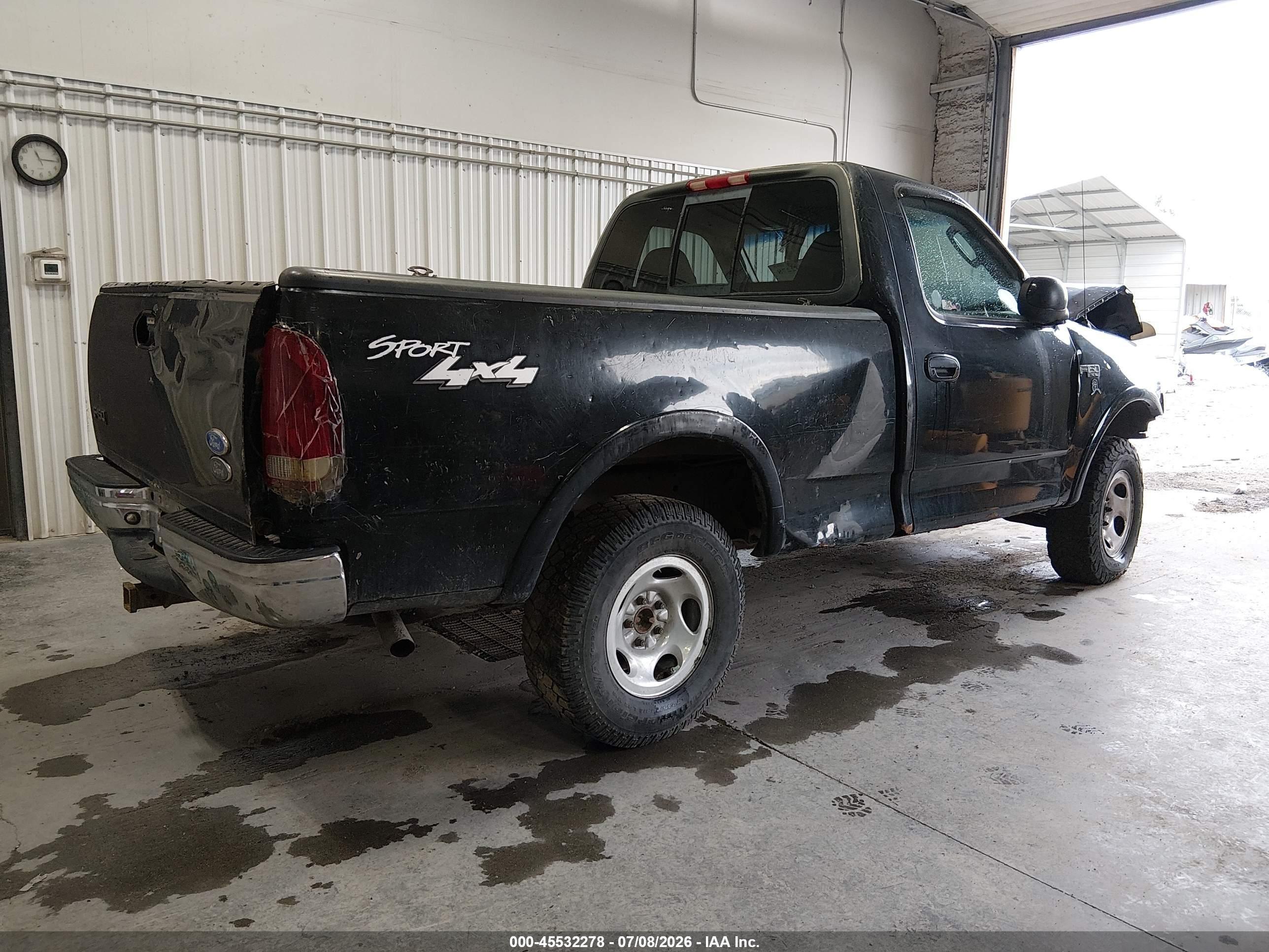 2002 Ford F150   Black vin: 1FTRF182X2NB16961