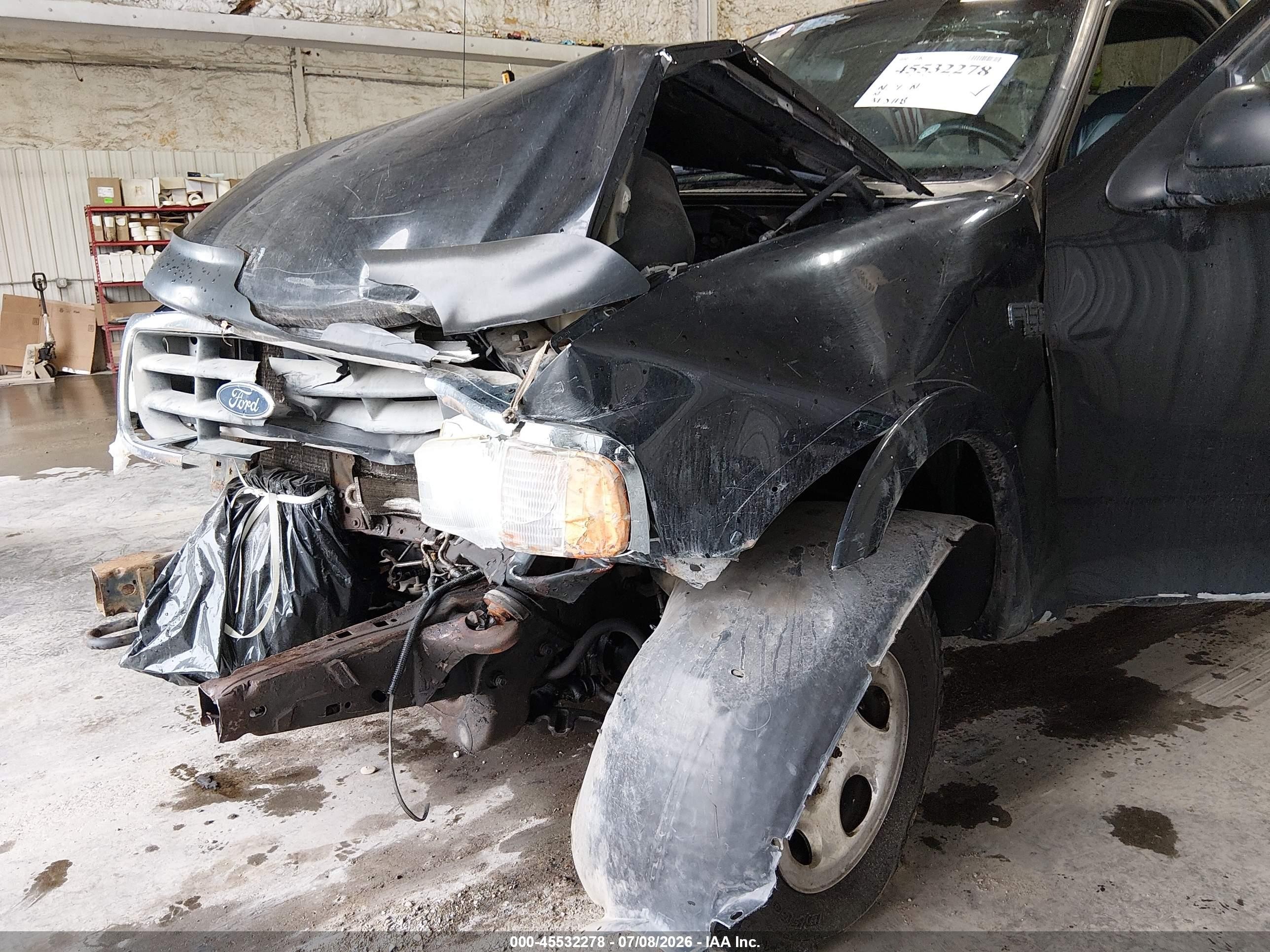 2002 Ford F150   Black vin: 1FTRF182X2NB16961