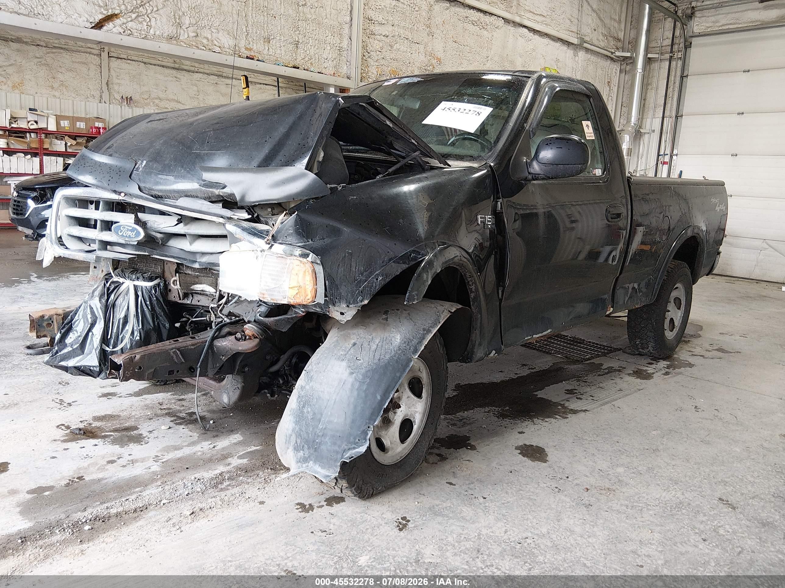 2002 Ford F150   Black vin: 1FTRF182X2NB16961