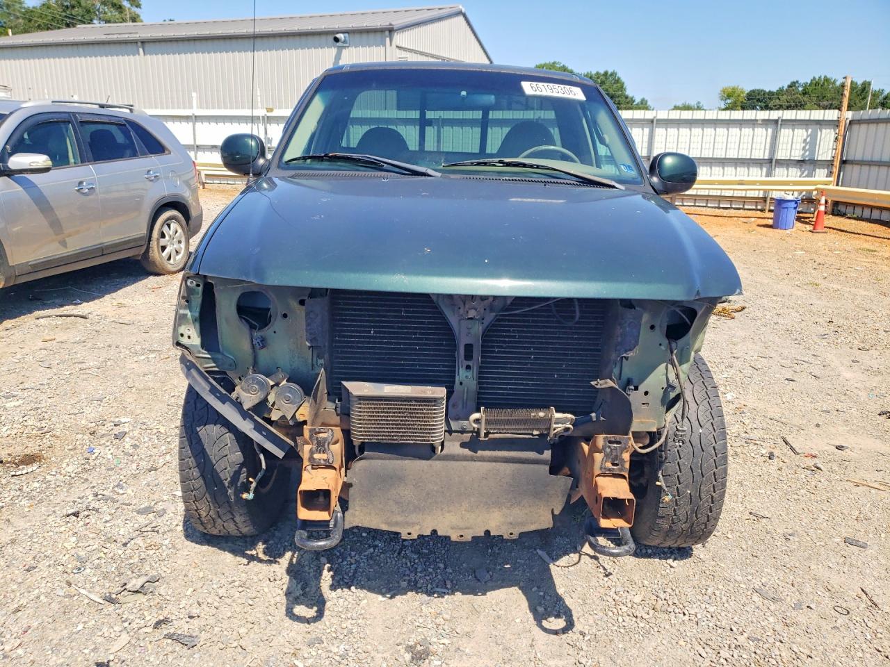 2001 Ford F150 Зеленый vin: 1FTRF18L01NA18612