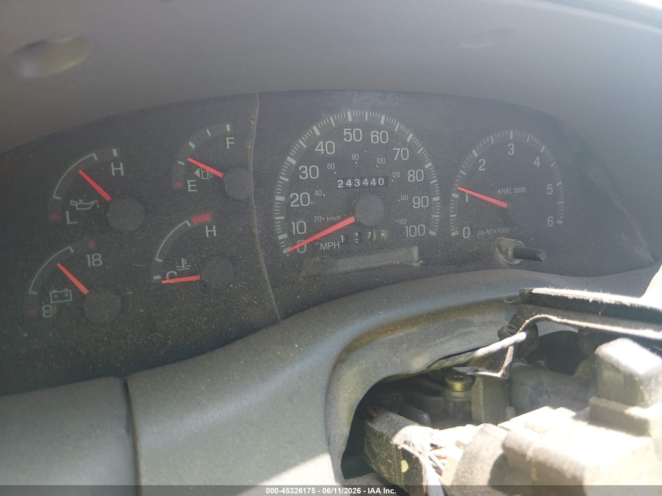 1998 Ford F-150 Lariat/standard/xl/xlt Red vin: 1FTRF18L0WNA31559