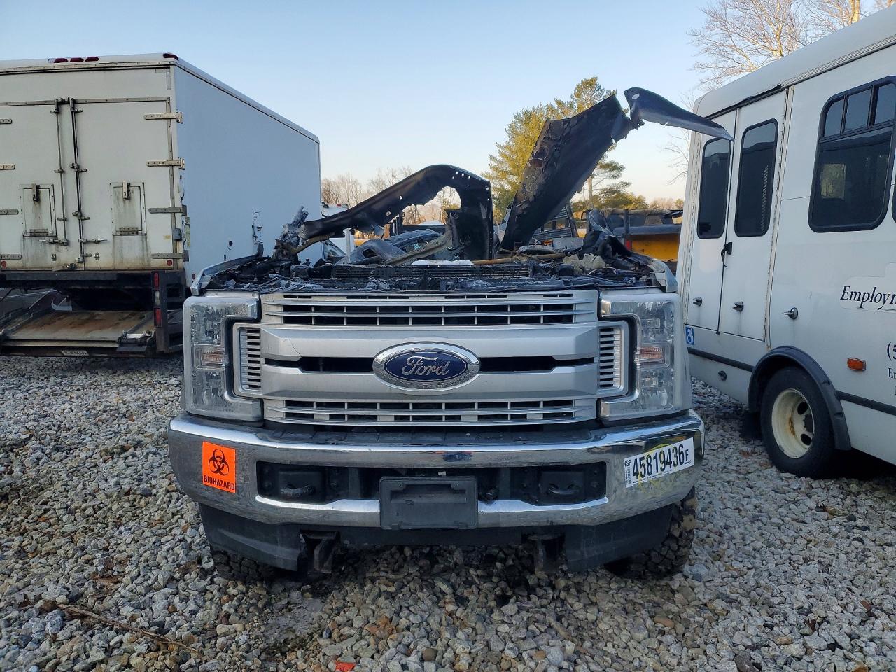 2019 Ford F350 Super Duty Серебряный vin: 1FTRF3B60KEG28865