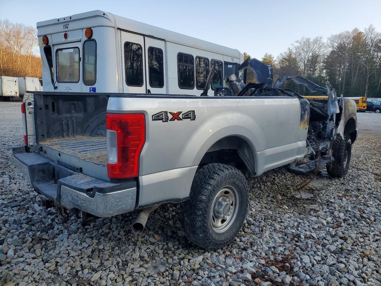 2019 Ford F350 Super Duty Серебряный vin: 1FTRF3B60KEG28865