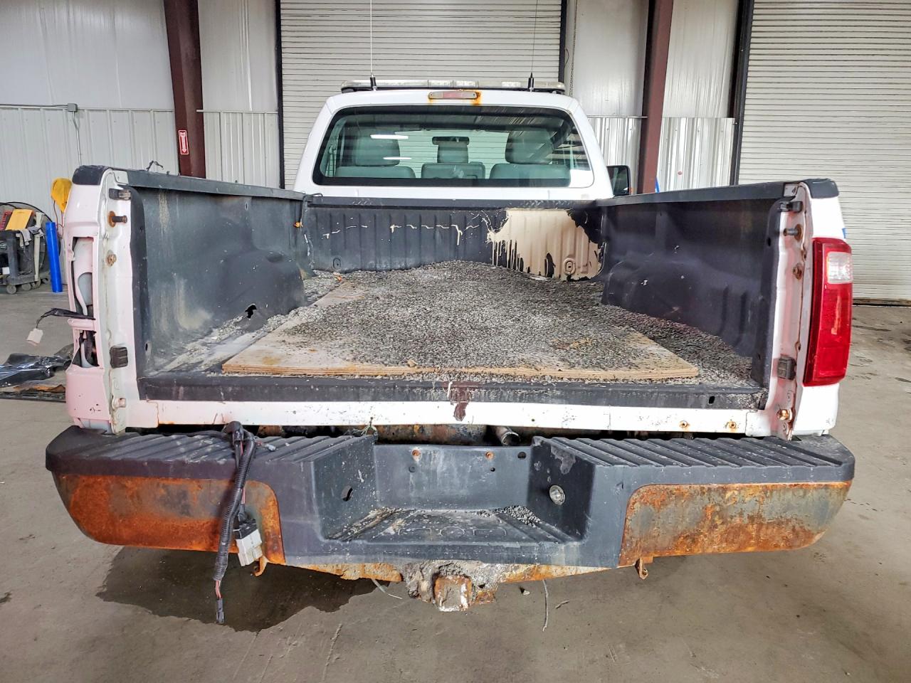 2012 Ford F350 Super Duty White vin: 1FTRF3B63CEA13034