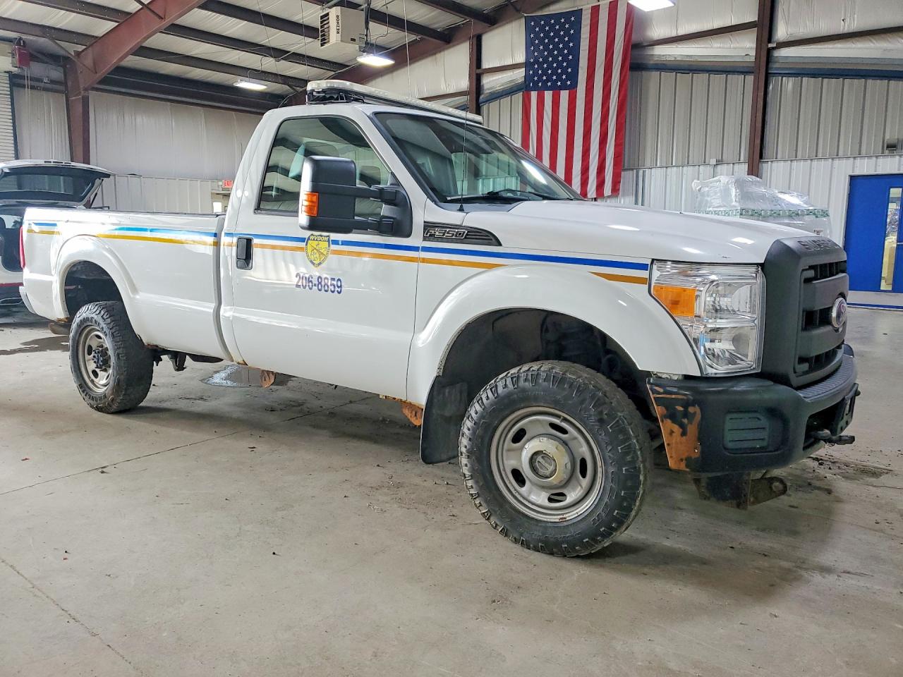 2012 Ford F350 Super Duty White vin: 1FTRF3B63CEA13034