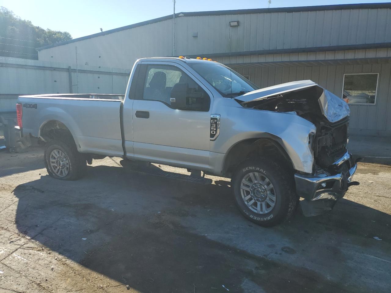 2018 Ford F350 Super Duty Серебряный vin: 1FTRF3B66JEB06420