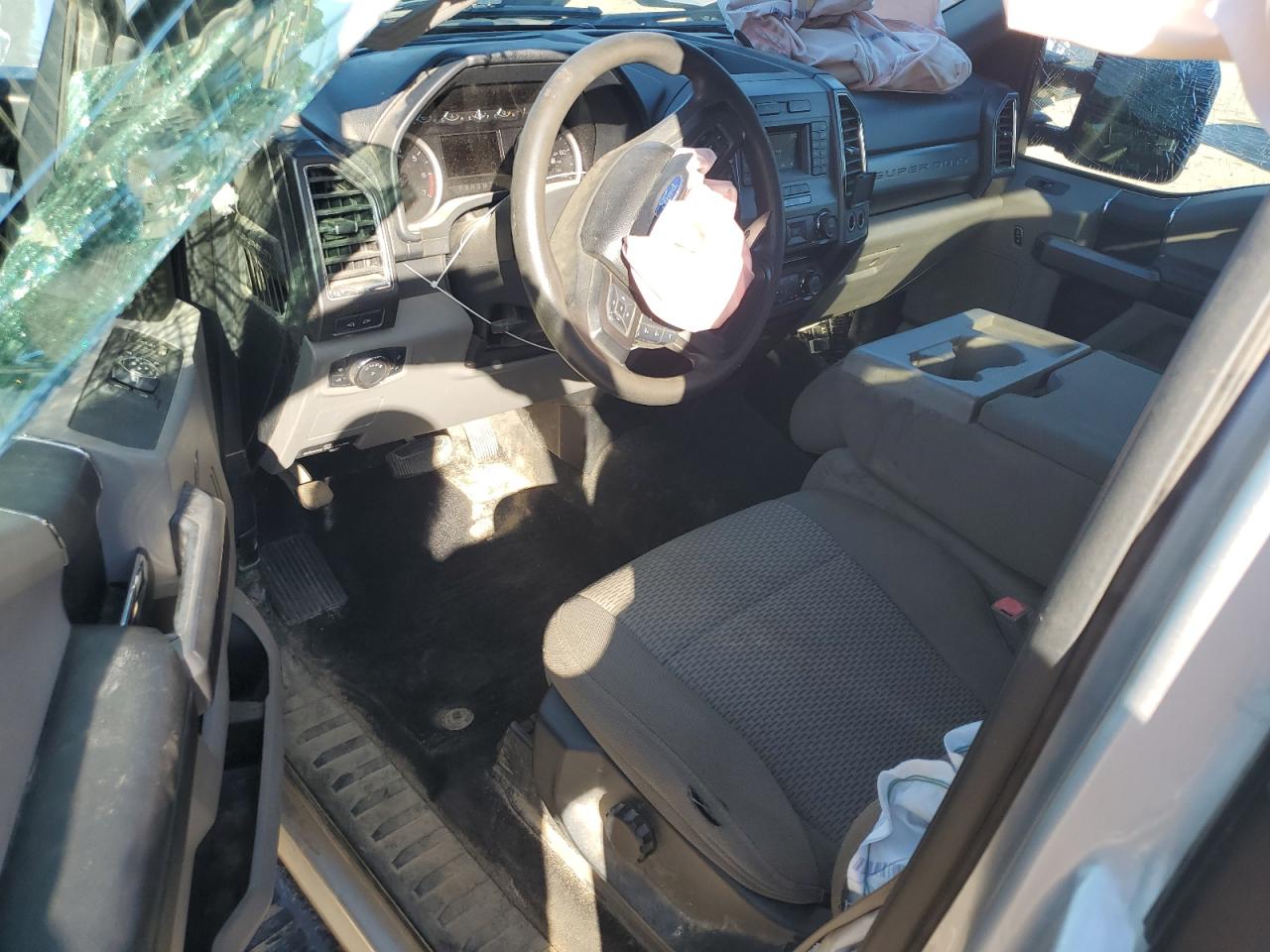2018 Ford F350 Super Duty Серебряный vin: 1FTRF3B66JEB06420
