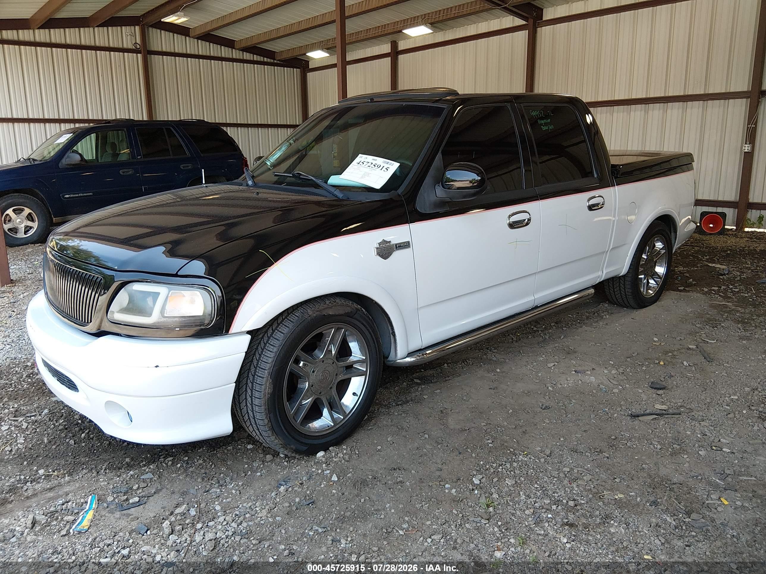 2002 Ford F-150 Lariat White vin: 1FTRW07332KD06297