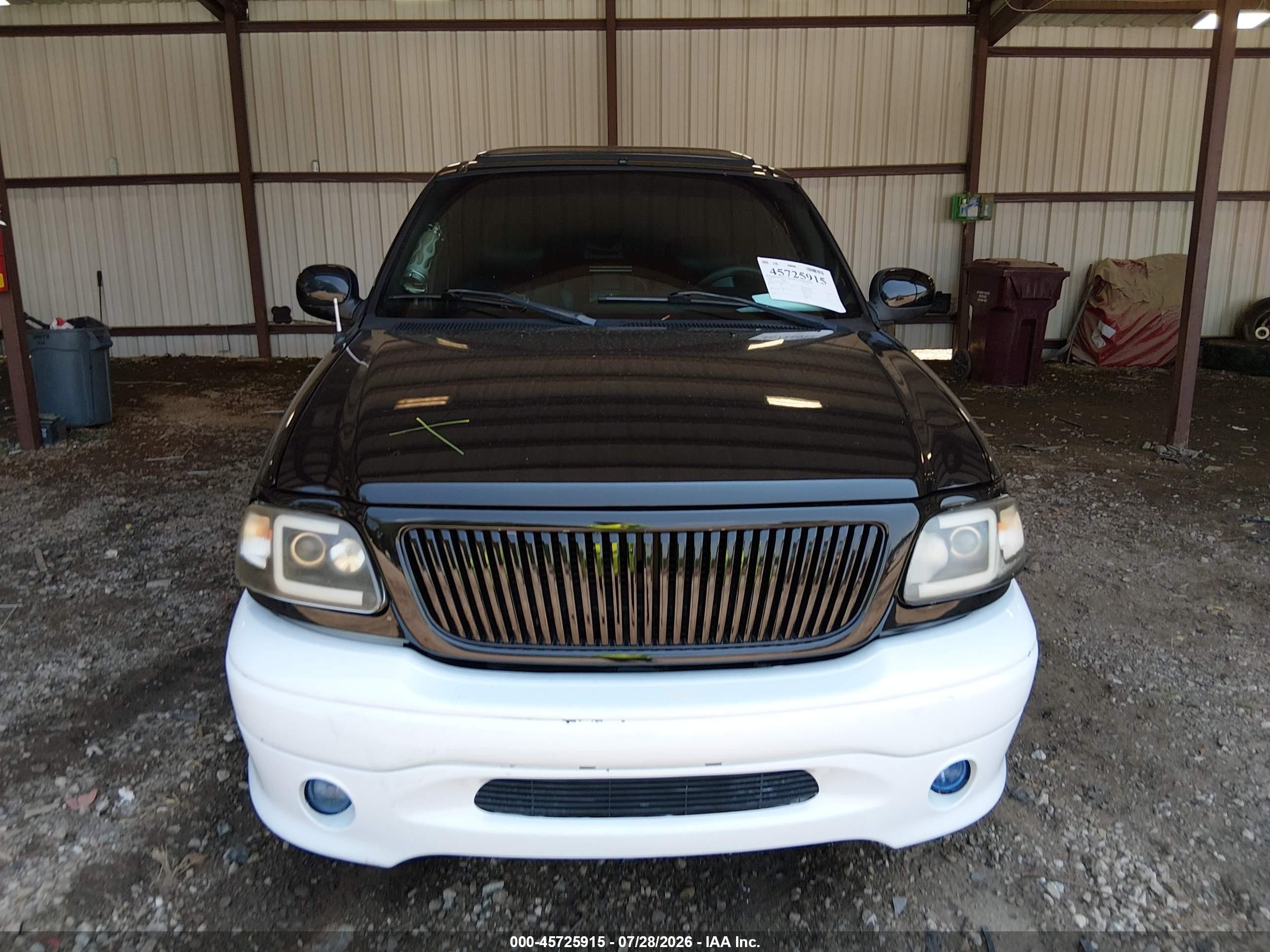 2002 Ford F-150 Lariat White vin: 1FTRW07332KD06297