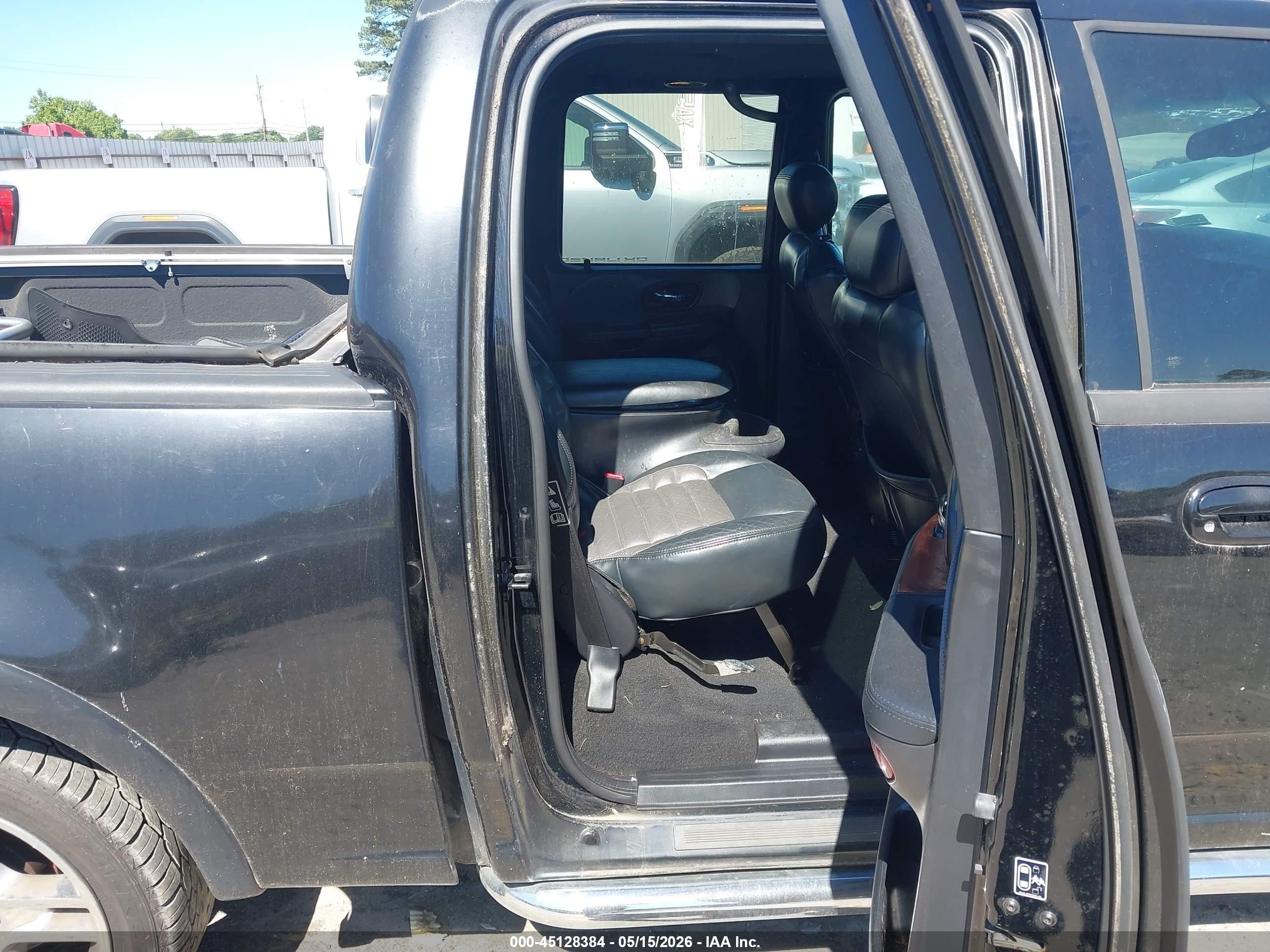 2002 Ford F-150 Lariat Черный vin: 1FTRW07372KC64894