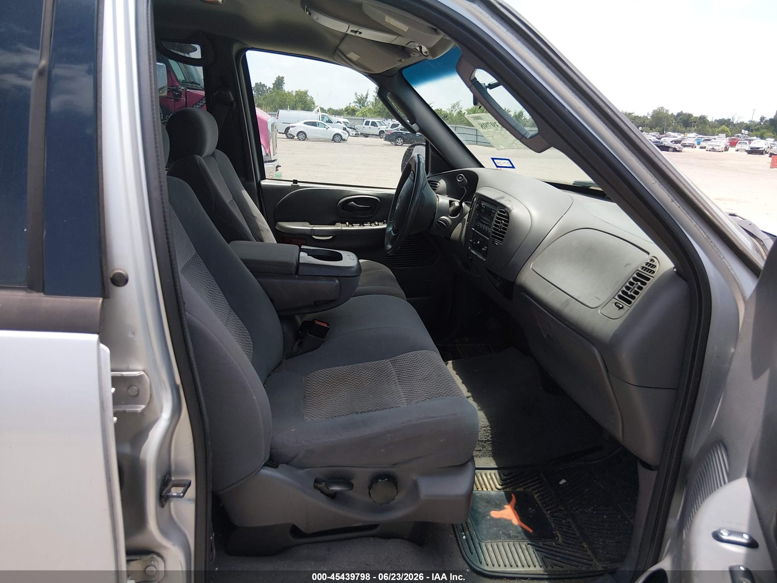 2003 Ford F-150 Lariat/xlt Silver vin: 1FTRW07603KC82276