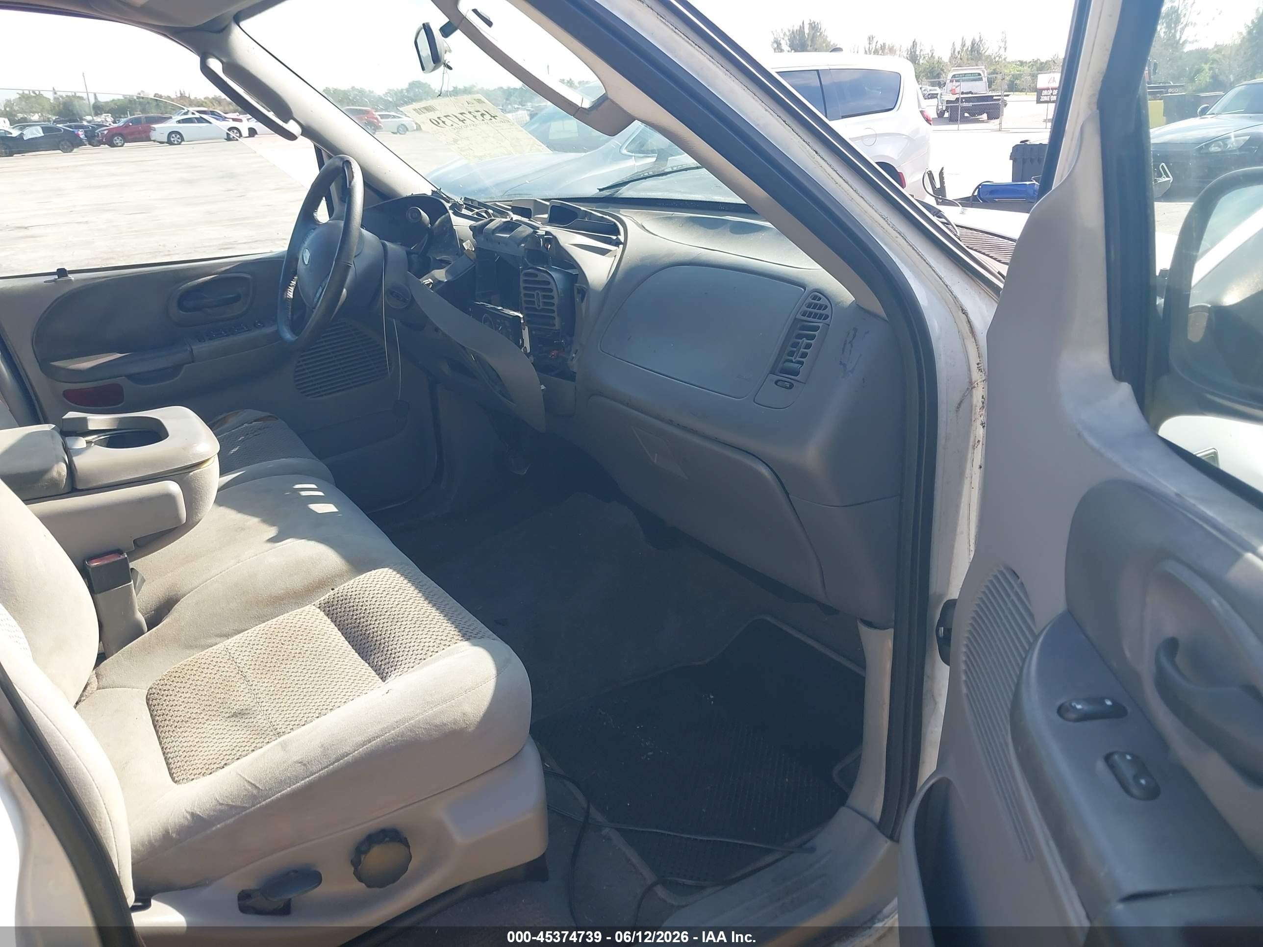 2003 Ford F-150 Lariat/xlt White vin: 1FTRW07613KB17143
