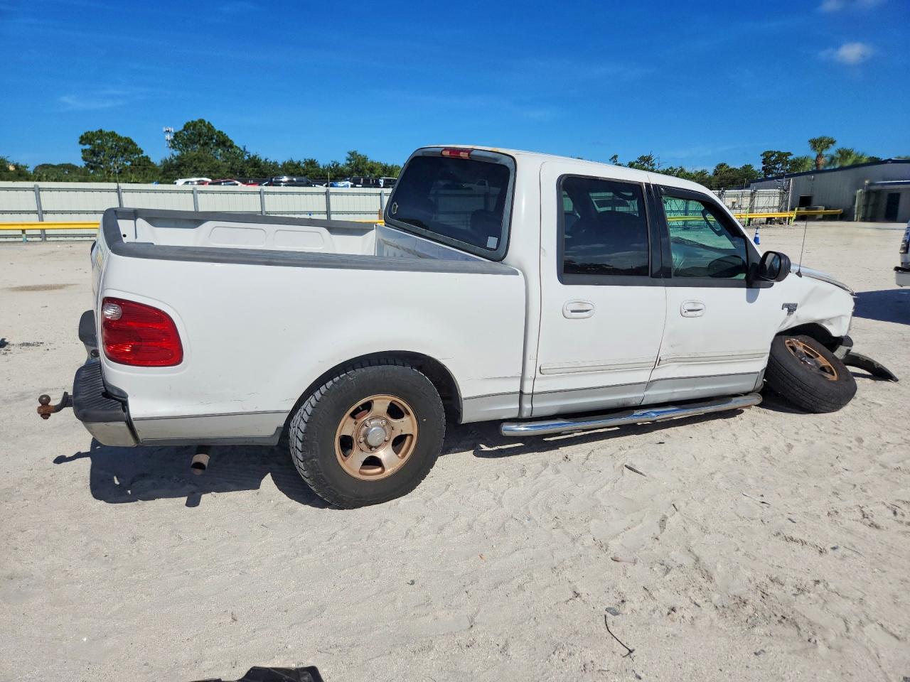 2003 Ford F150 Supercrew White vin: 1FTRW07623KD70200