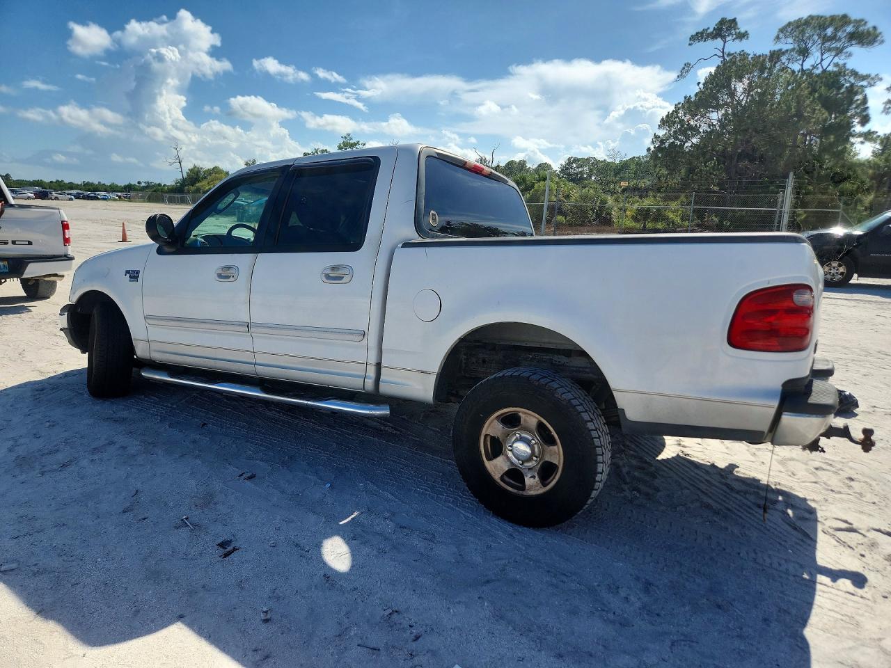 2003 Ford F150 Supercrew White vin: 1FTRW07623KD70200
