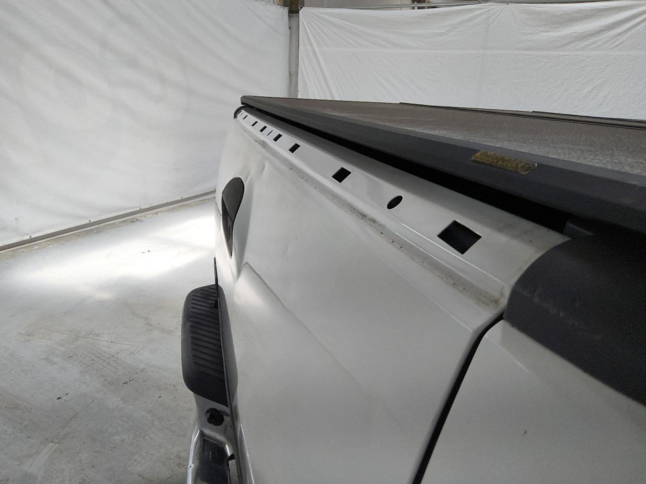 2003 Ford F150 Supercrew White vin: 1FTRW07653KA13657 Damage: Tailgate, Chipped, 4