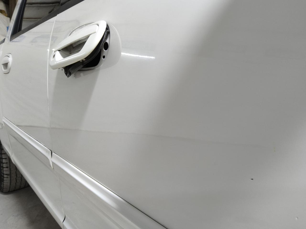 2003 Ford F150 Supercrew White vin: 1FTRW07653KA13657 Damage: Right Front Door, Chipped, 4