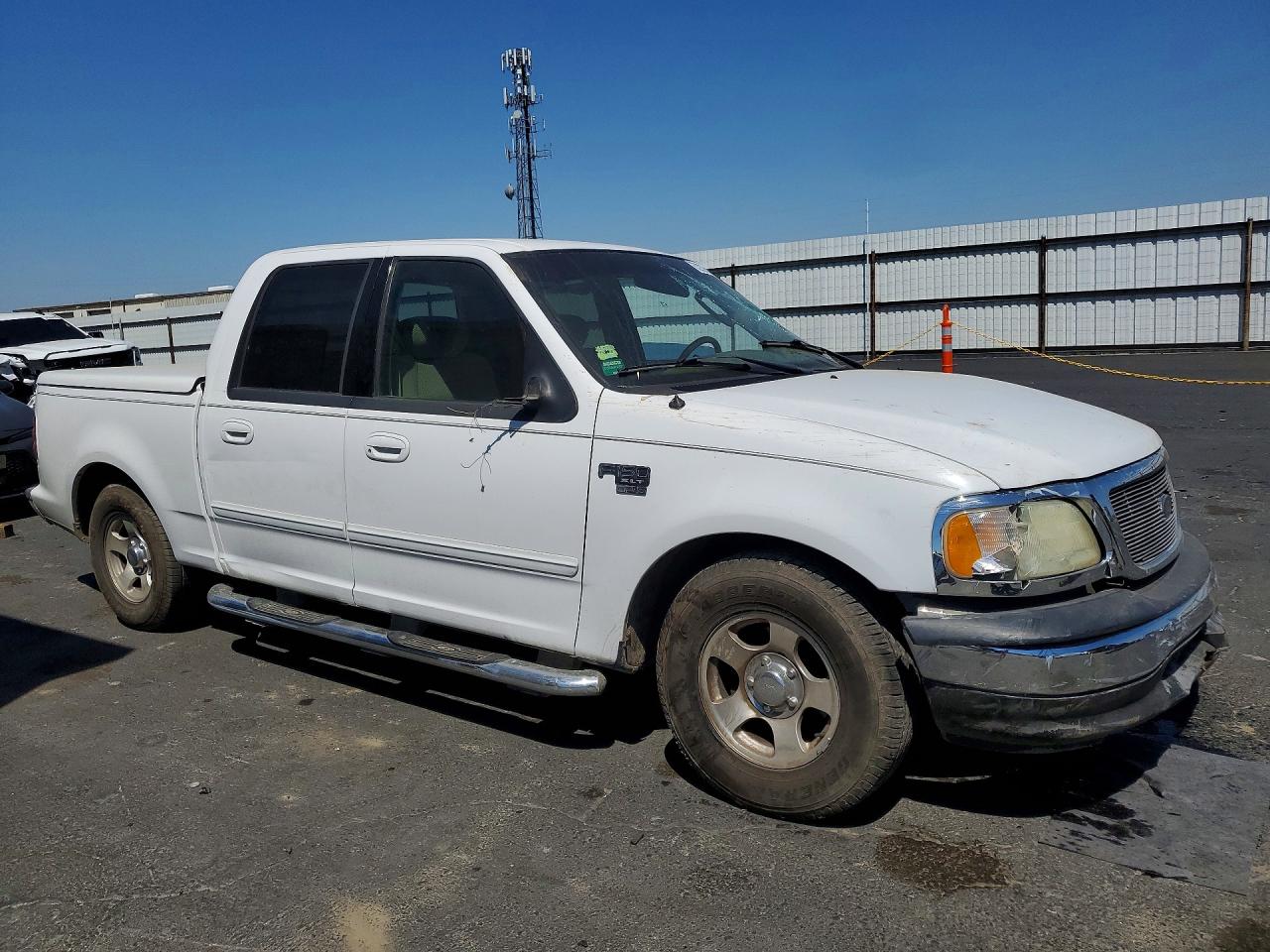 2002 Ford F150 Supercrew White vin: 1FTRW07662KC96987