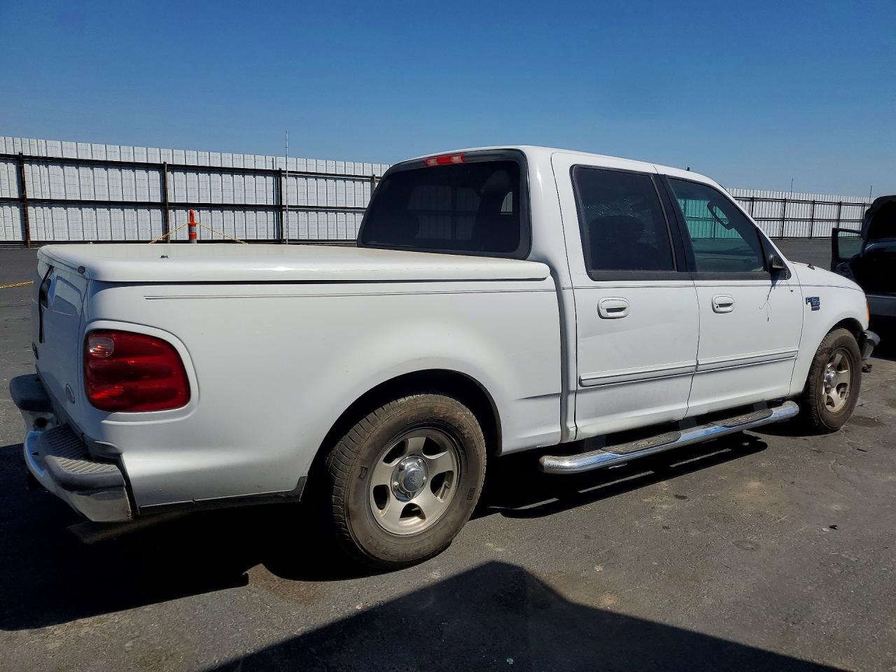 2002 Ford F150 Supercrew White vin: 1FTRW07662KC96987