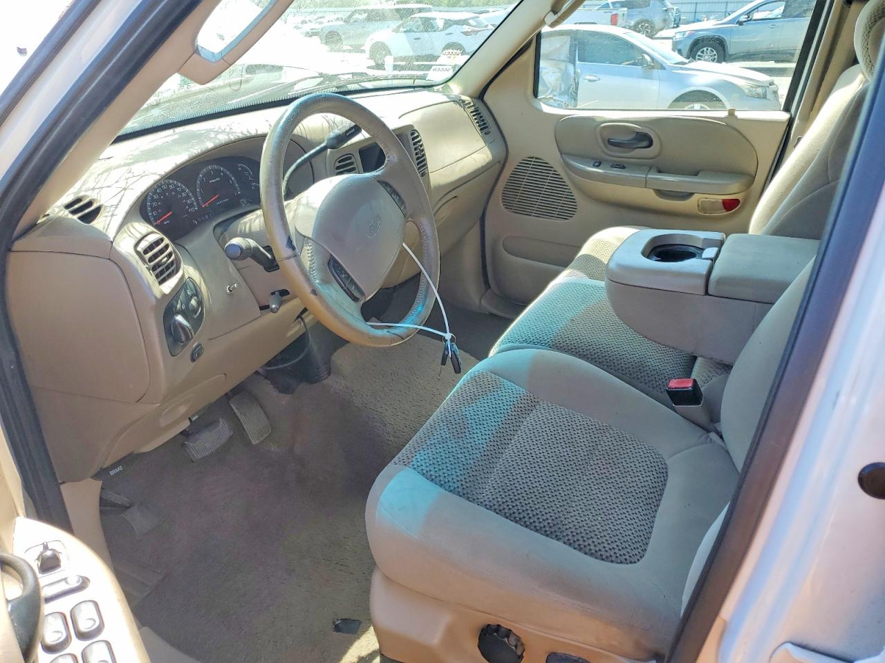 2002 Ford F150 Supercrew White vin: 1FTRW07662KC96987