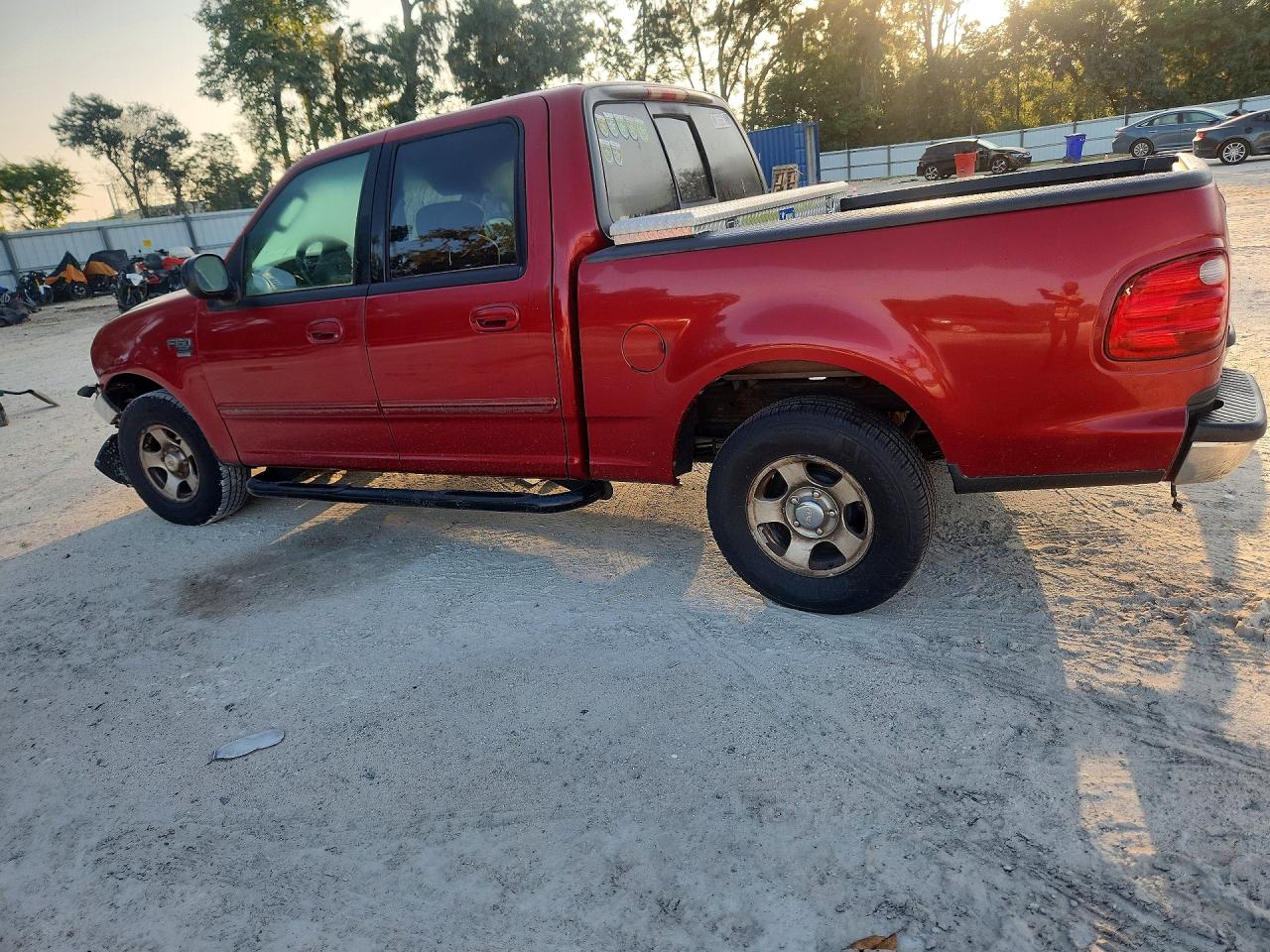 2003 Ford F150 Supercrew Red vin: 1FTRW07663KD83077