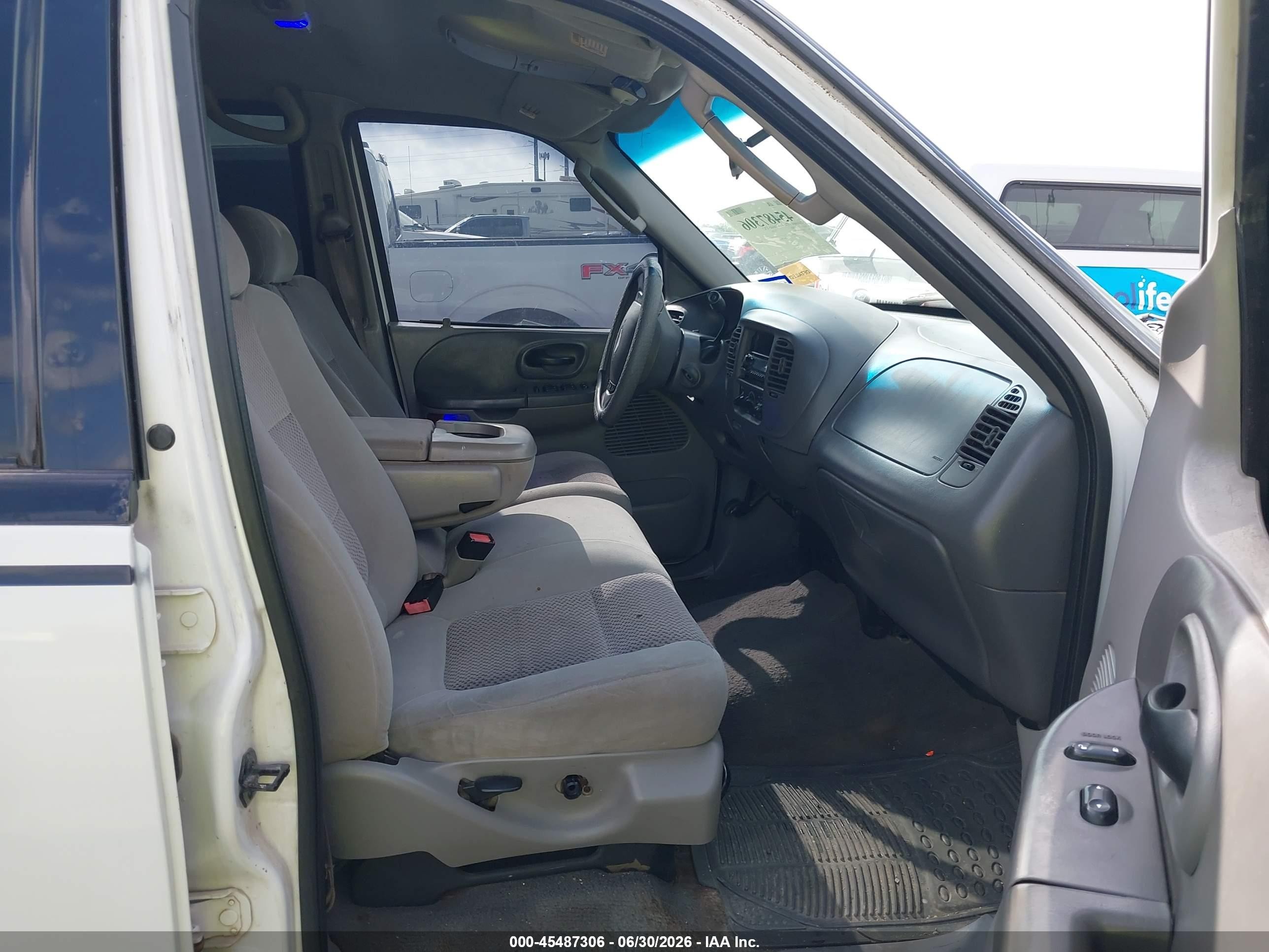 2003 Ford F-150 Lariat/xlt White vin: 1FTRW07673KA30654