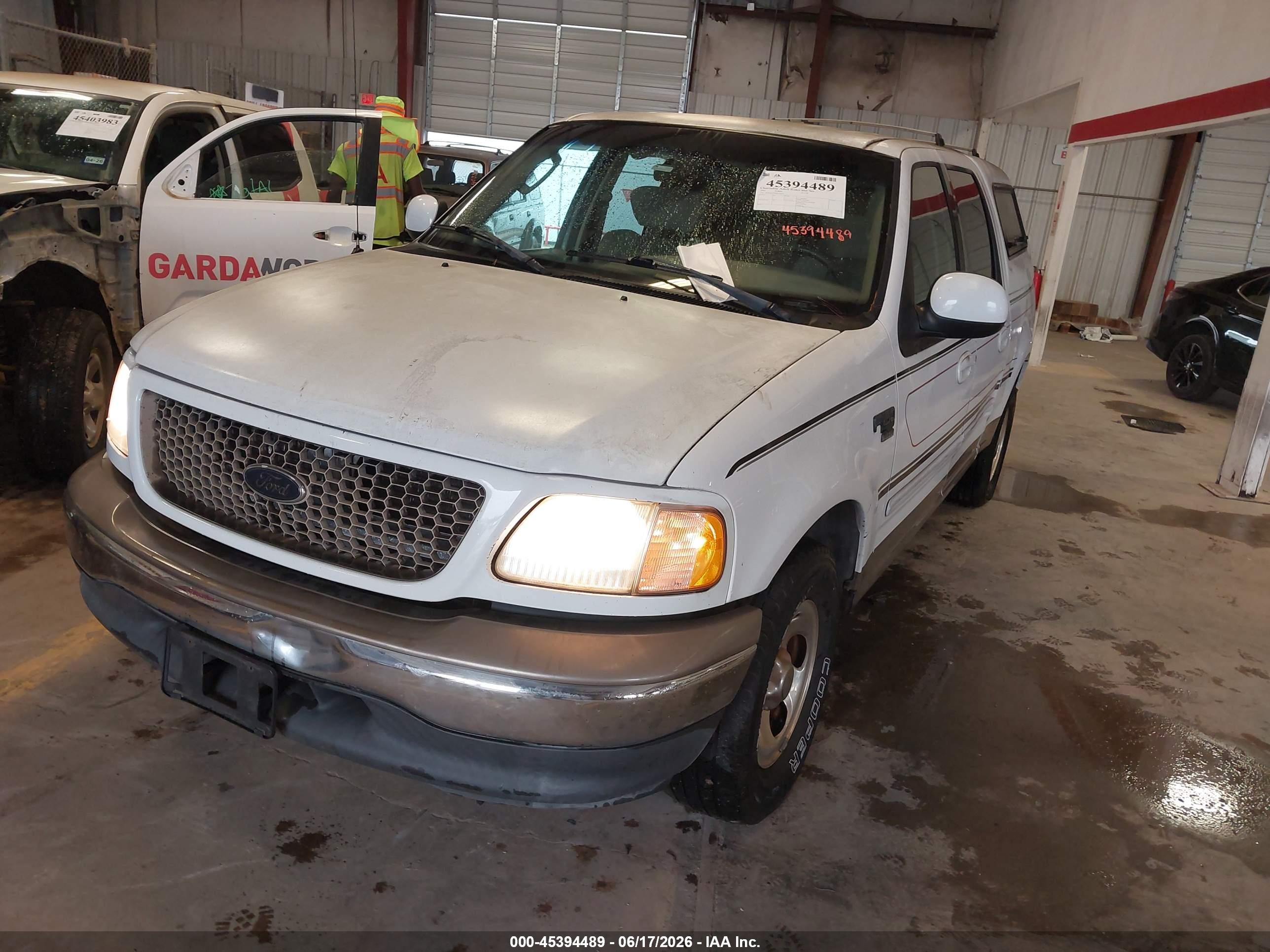 2003 Ford F-150 Lariat/xlt White vin: 1FTRW07683KA58205