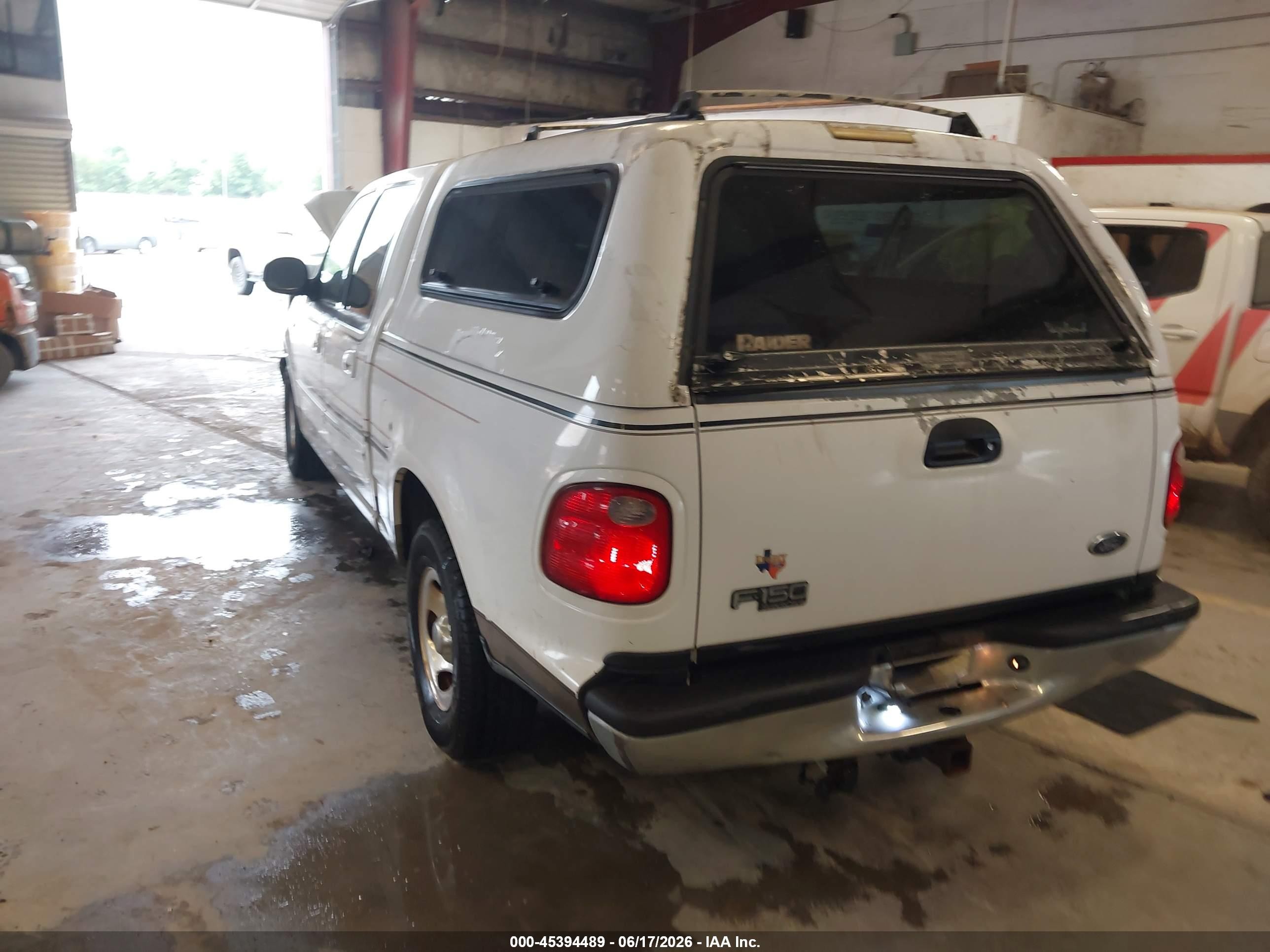 2003 Ford F-150 Lariat/xlt White vin: 1FTRW07683KA58205