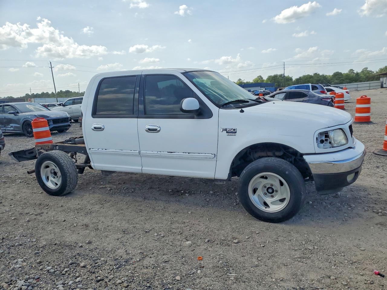 2003 Ford F150 Supercrew White vin: 1FTRW07693KD28641