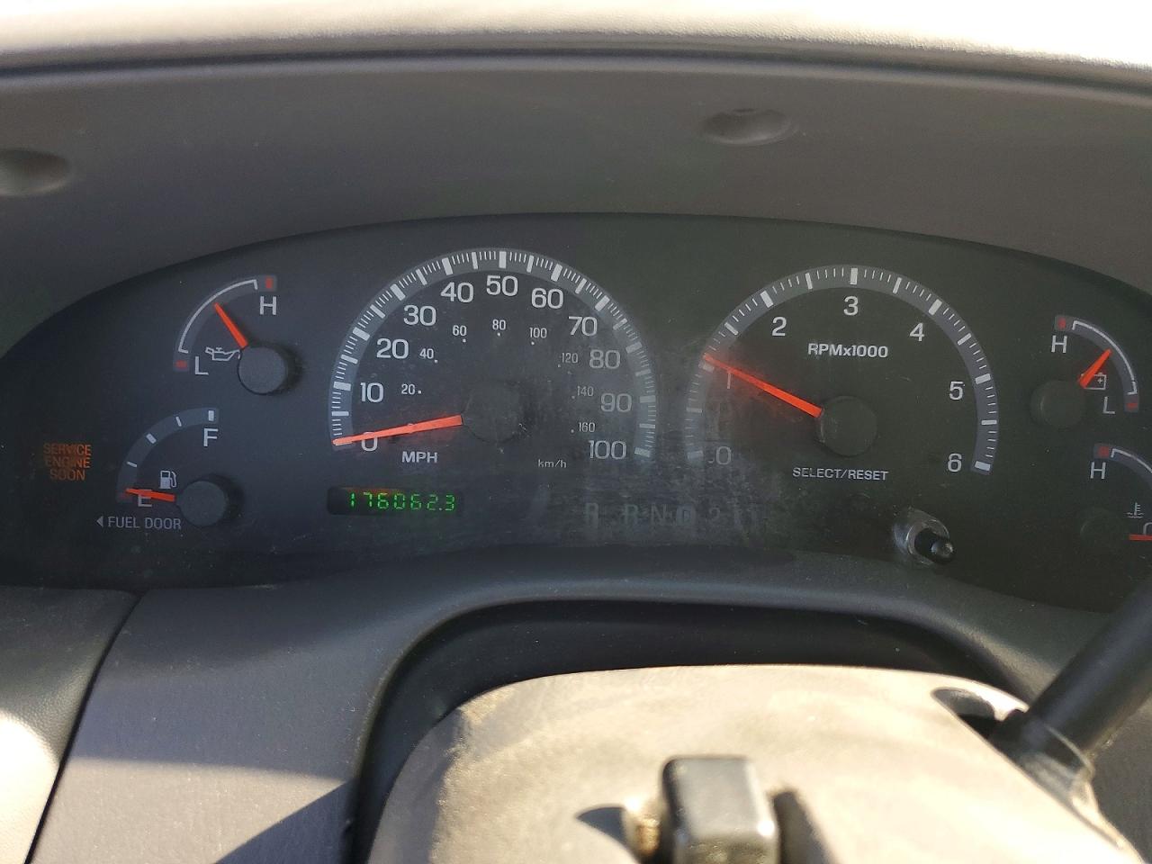2002 Ford F150 Supercrew White vin: 1FTRW07L02KB57279