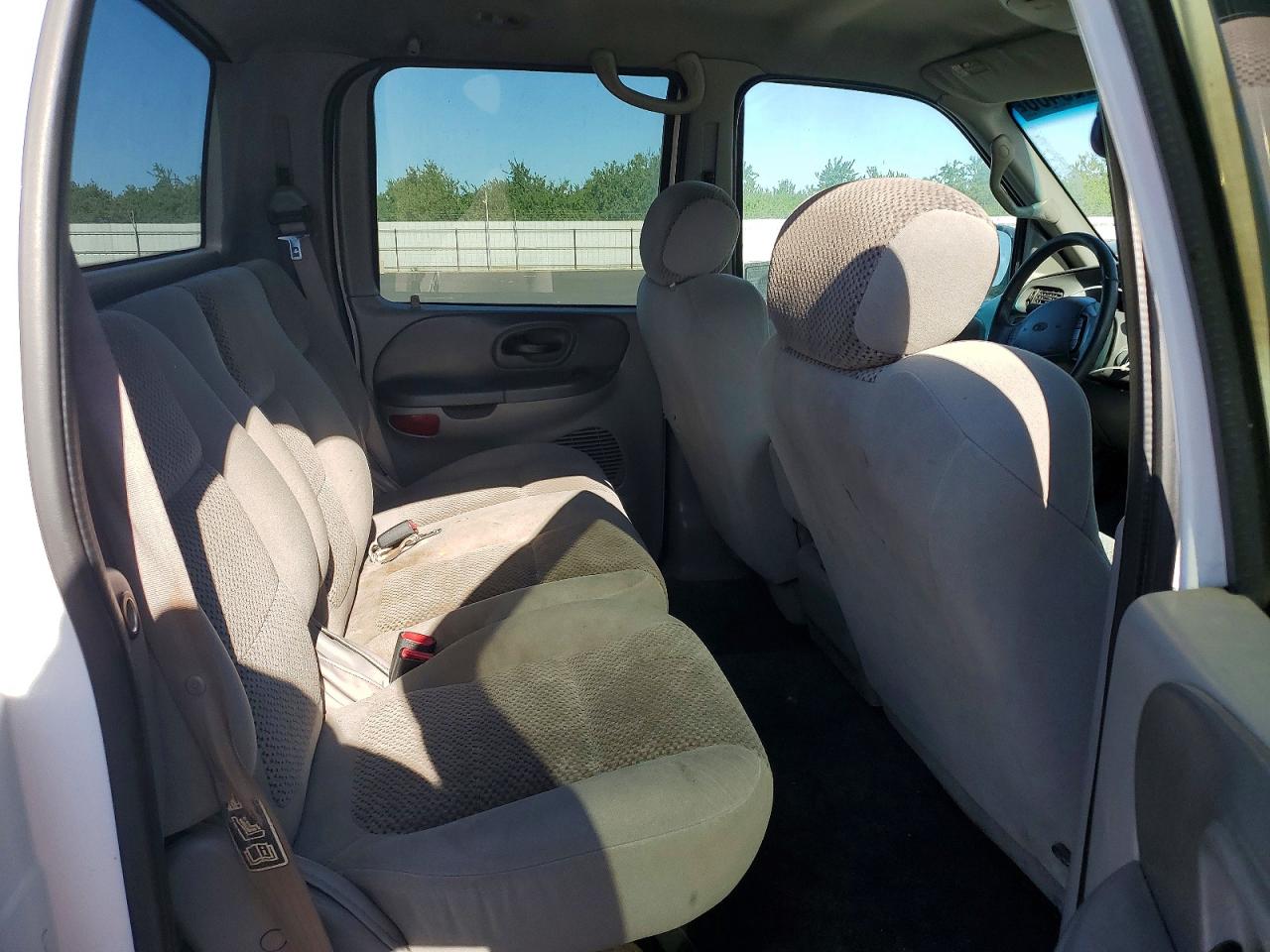 2002 Ford F150 Supercrew White vin: 1FTRW07L02KB57279