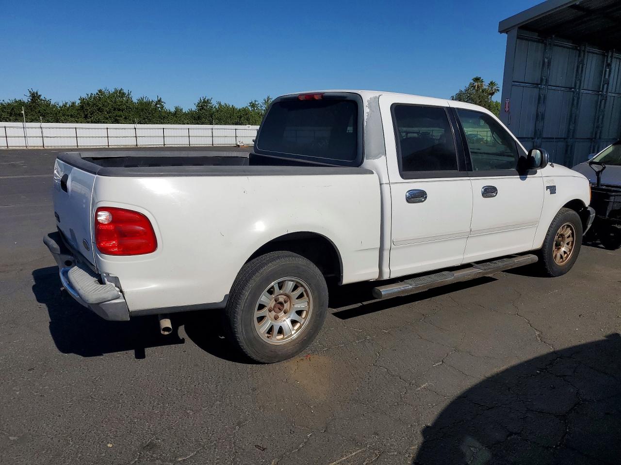 2002 Ford F150 Supercrew White vin: 1FTRW07L02KB57279