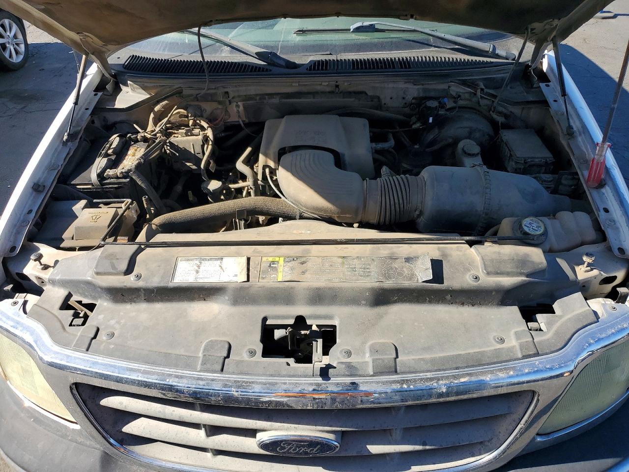 2002 Ford F150 Supercrew White vin: 1FTRW07L02KB57279