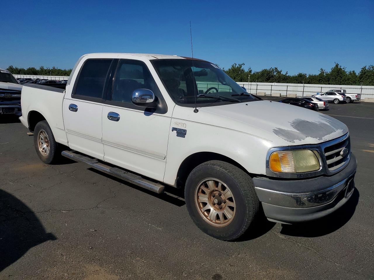 2002 Ford F150 Supercrew White vin: 1FTRW07L02KB57279