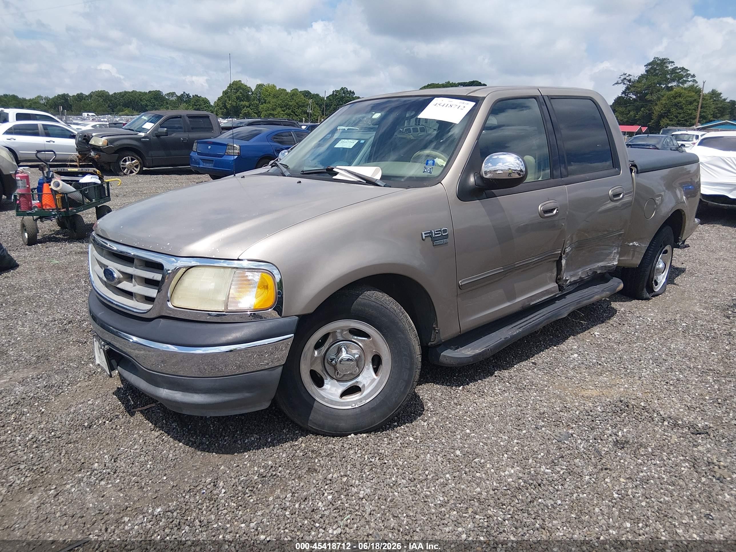 2002 Ford F-150 Lariat/xlt Золотой vin: 1FTRW07L02KC12992