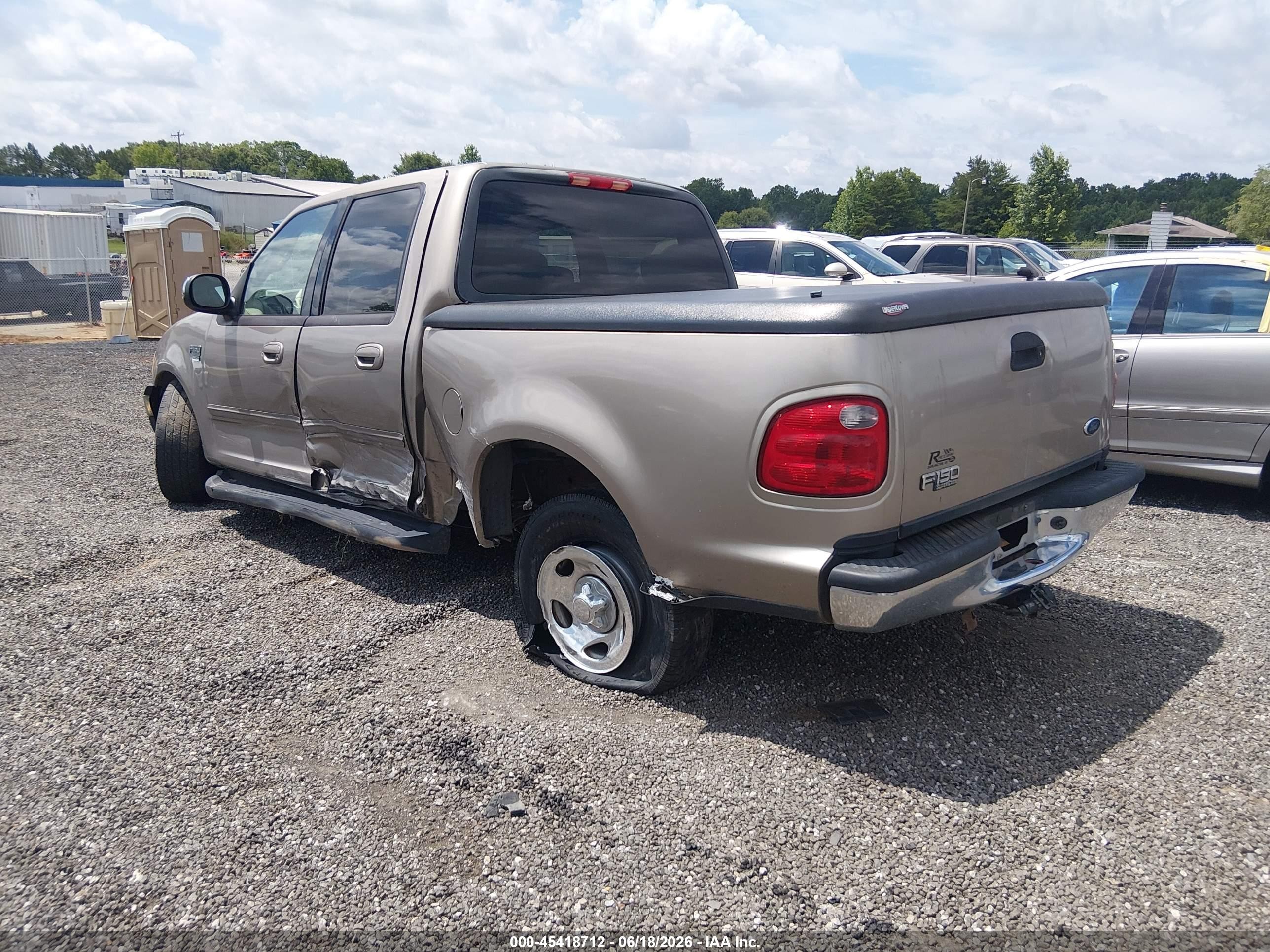 2002 Ford F-150 Lariat/xlt Золотой vin: 1FTRW07L02KC12992