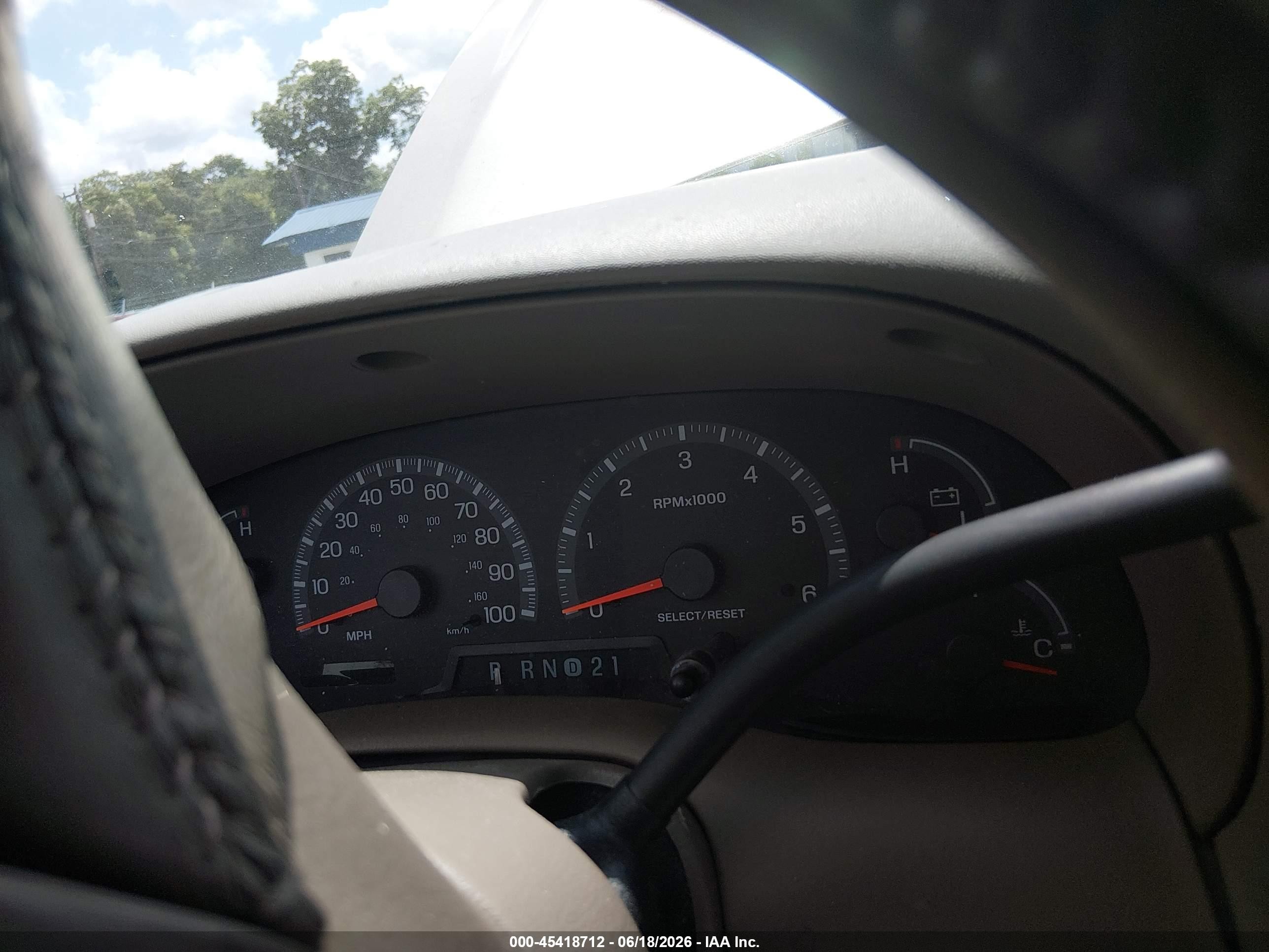 2002 Ford F-150 Lariat/xlt Золотой vin: 1FTRW07L02KC12992