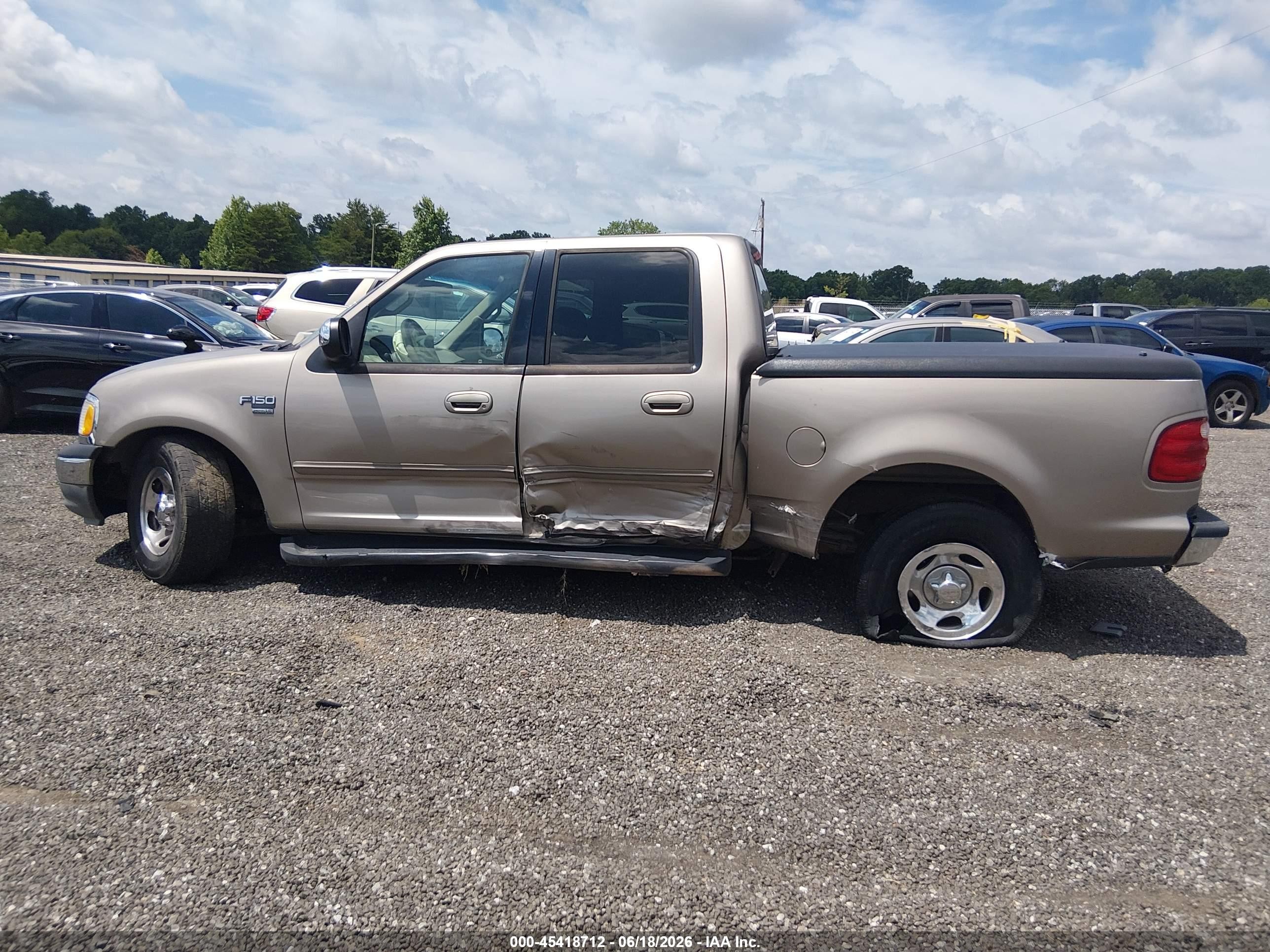 2002 Ford F-150 Lariat/xlt Золотой vin: 1FTRW07L02KC12992