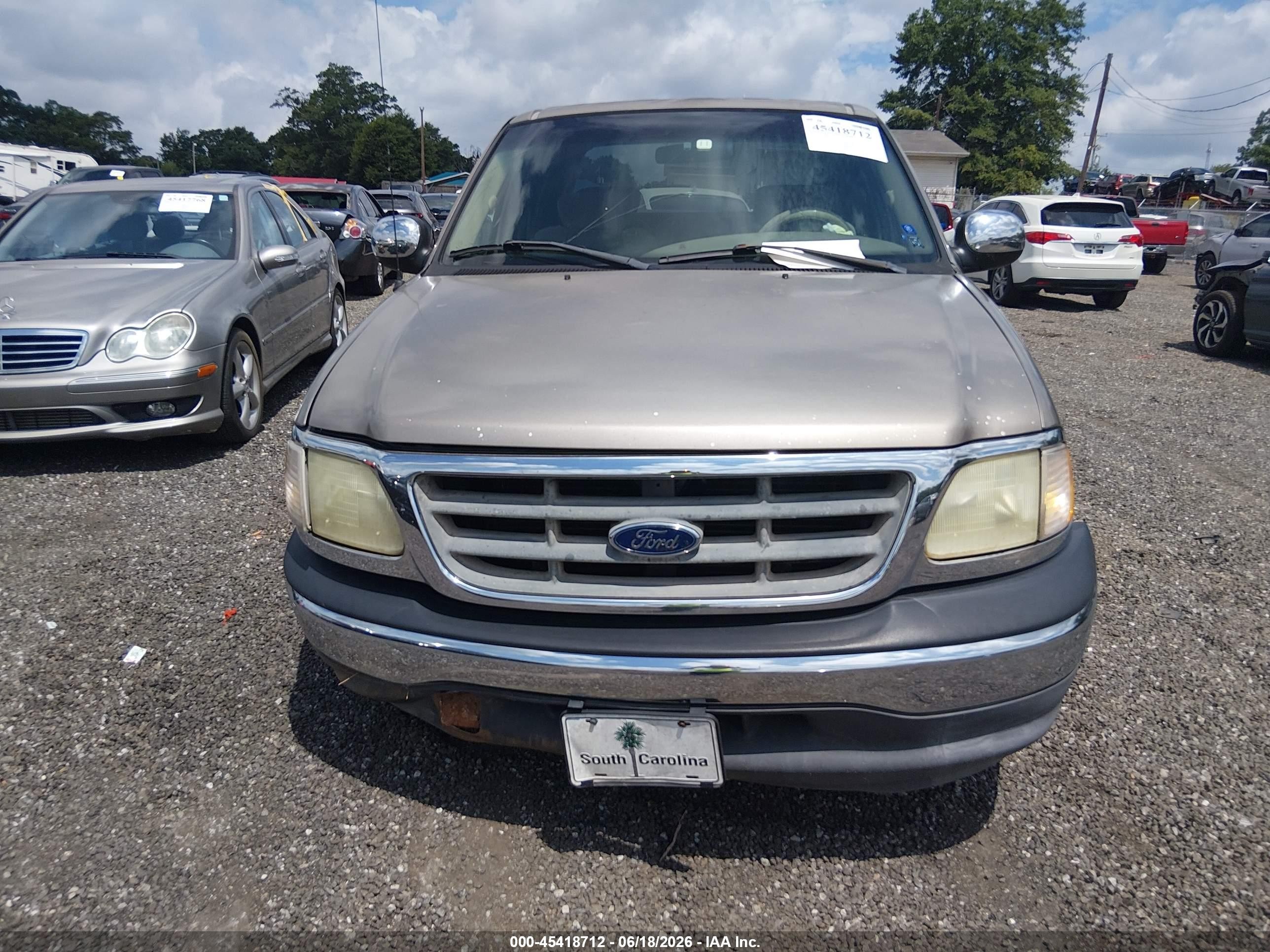 2002 Ford F-150 Lariat/xlt Золотой vin: 1FTRW07L02KC12992