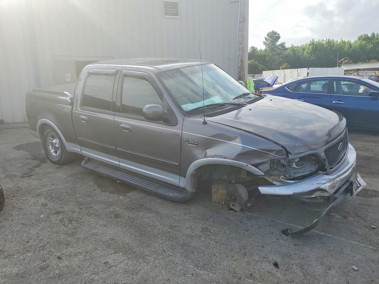 2002 Ford F150 Gray vin: 1FTRW07L22KB72480